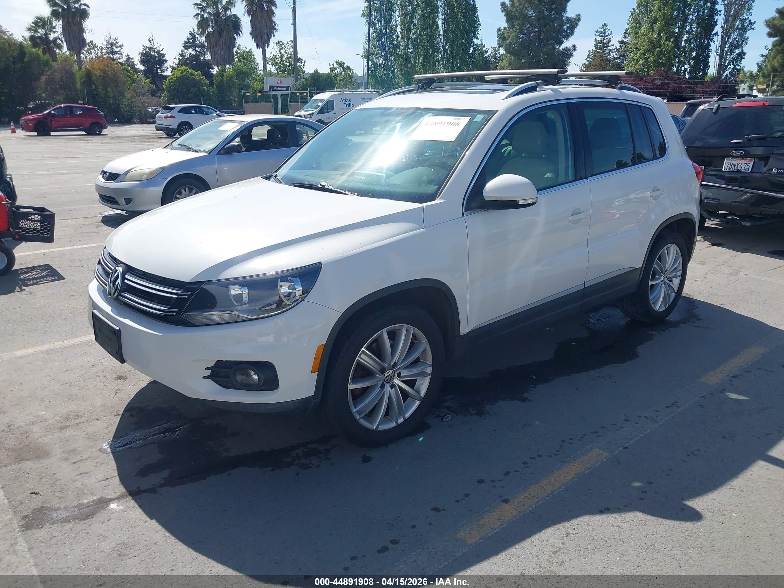 VOLKSWAGEN TIGUAN image 2