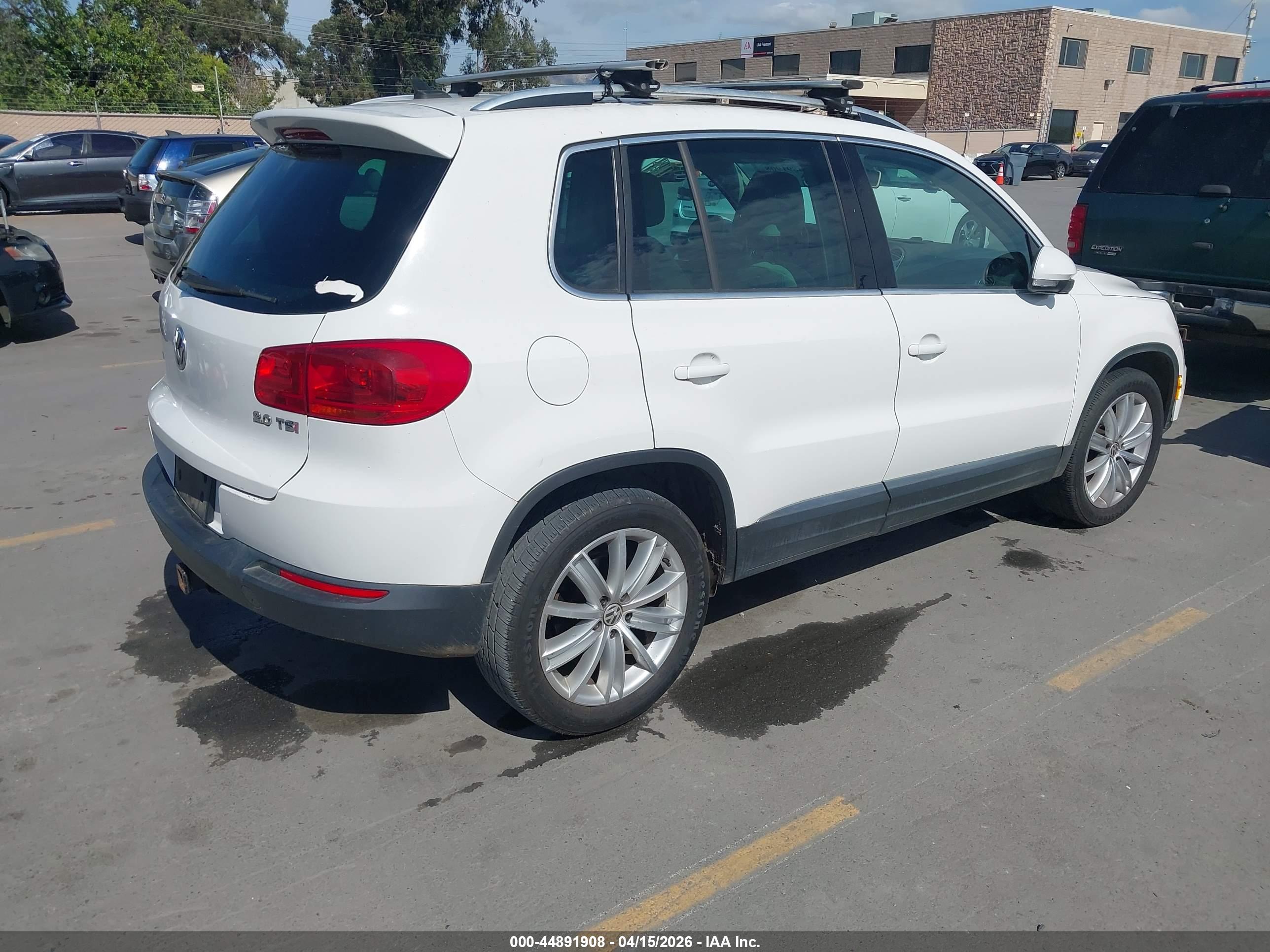 VOLKSWAGEN TIGUAN image 4