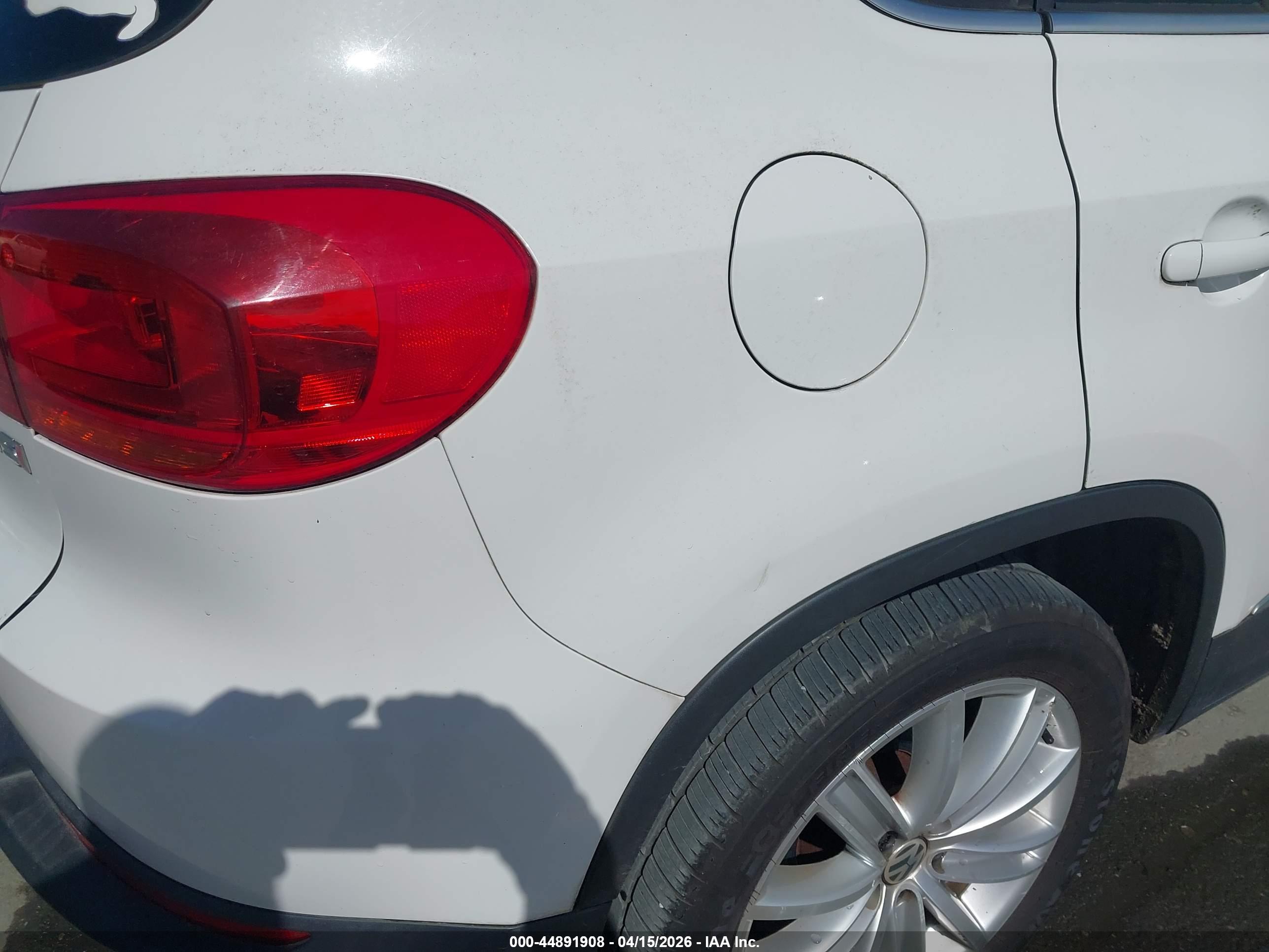 VOLKSWAGEN TIGUAN image 6