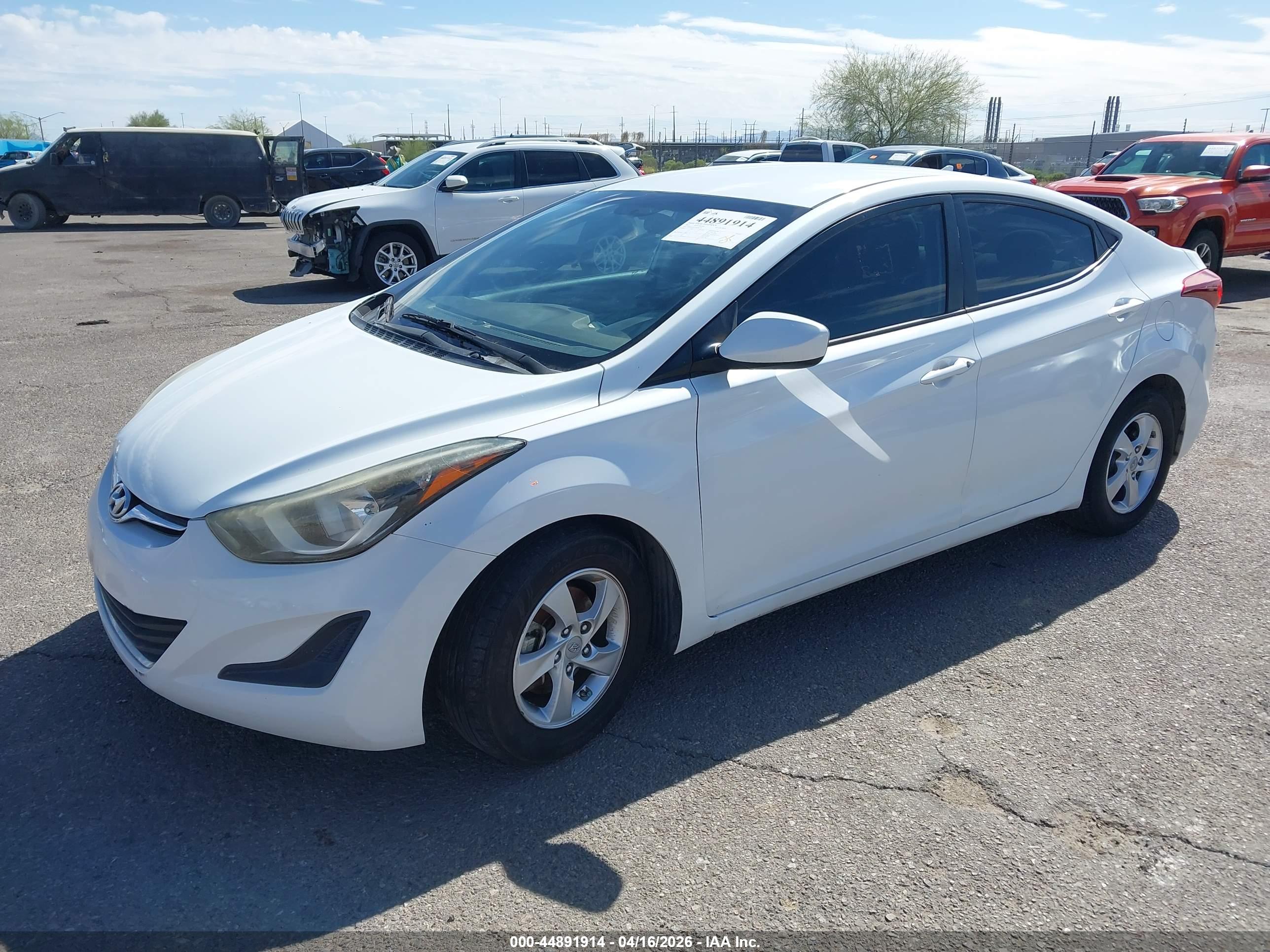 HYUNDAI ELANTRA image 2