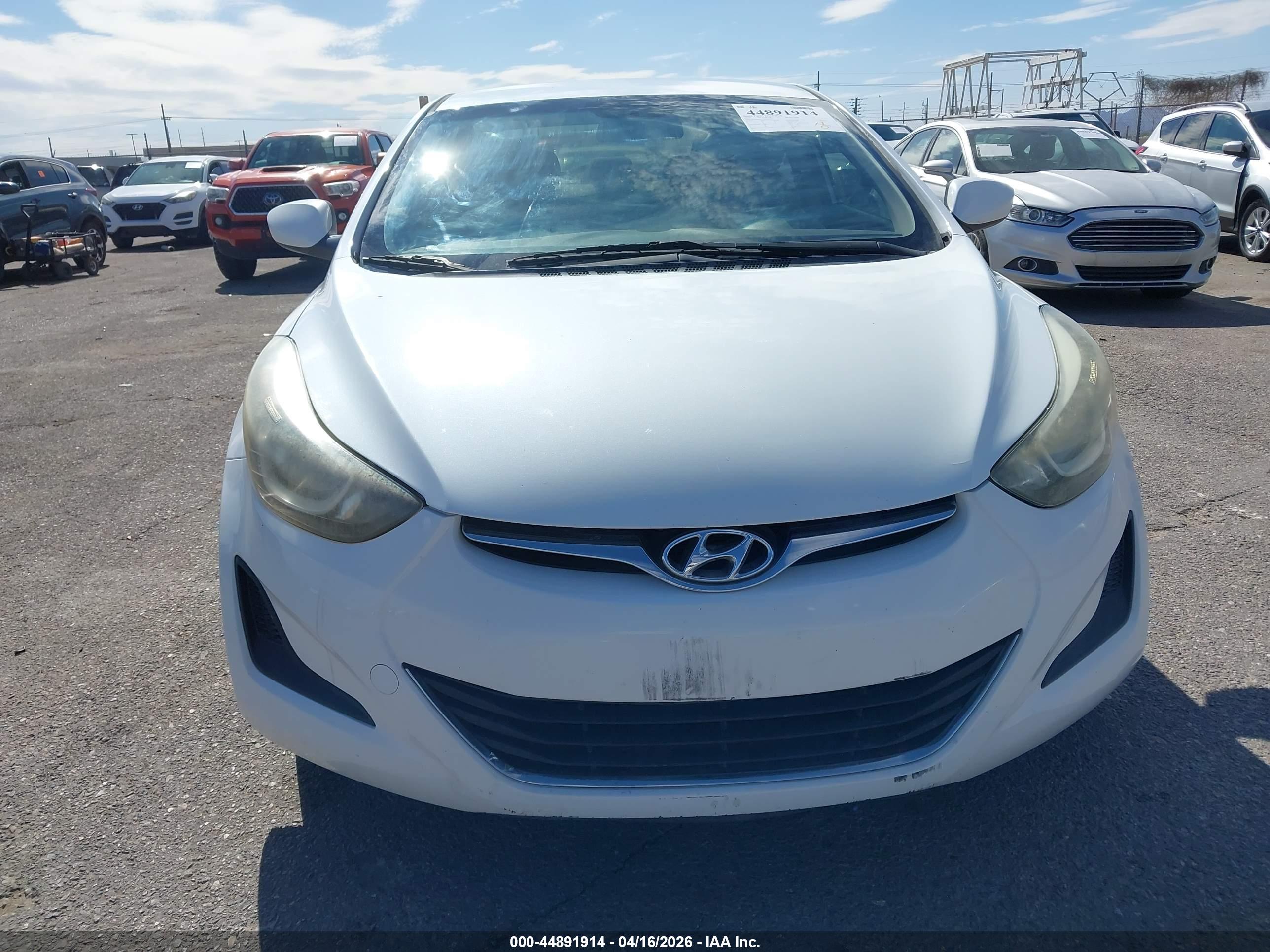 HYUNDAI ELANTRA image 6