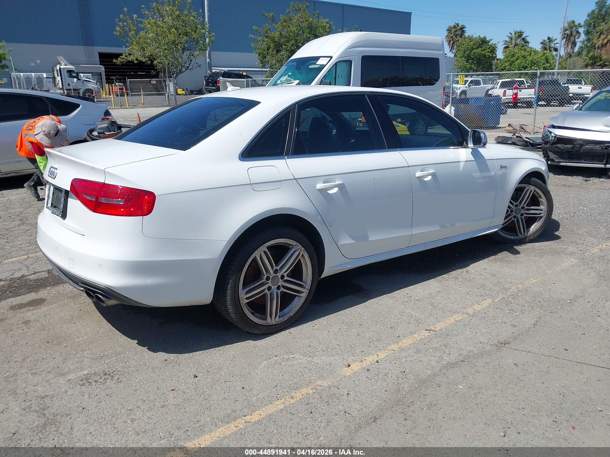 AUDI S4 image 4