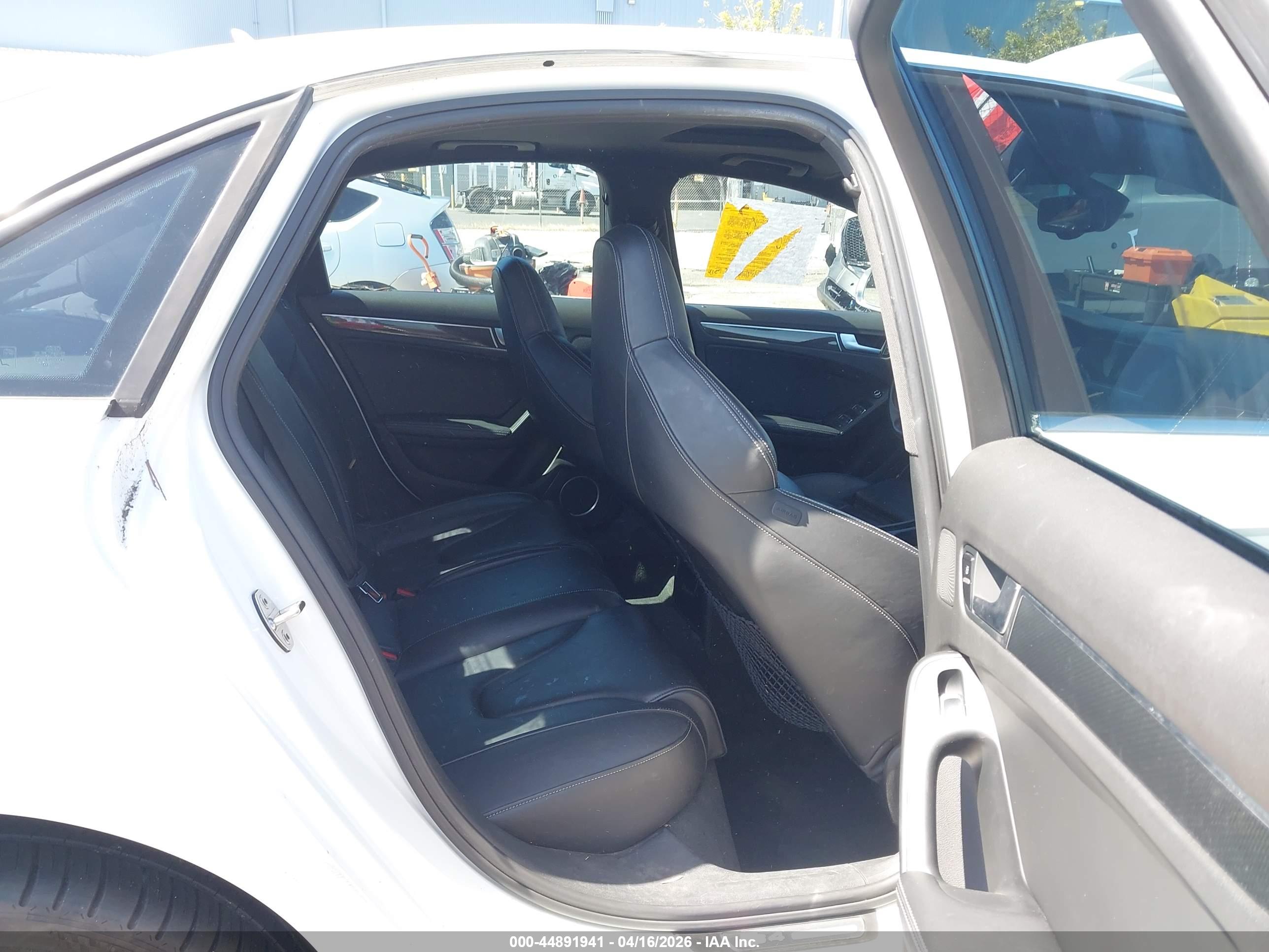 AUDI S4 image 8