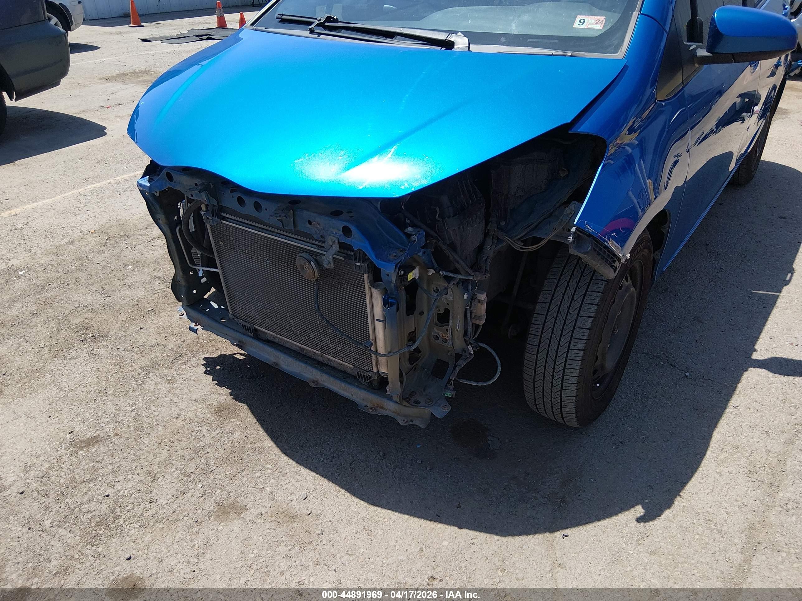 TOYOTA YARIS image 6