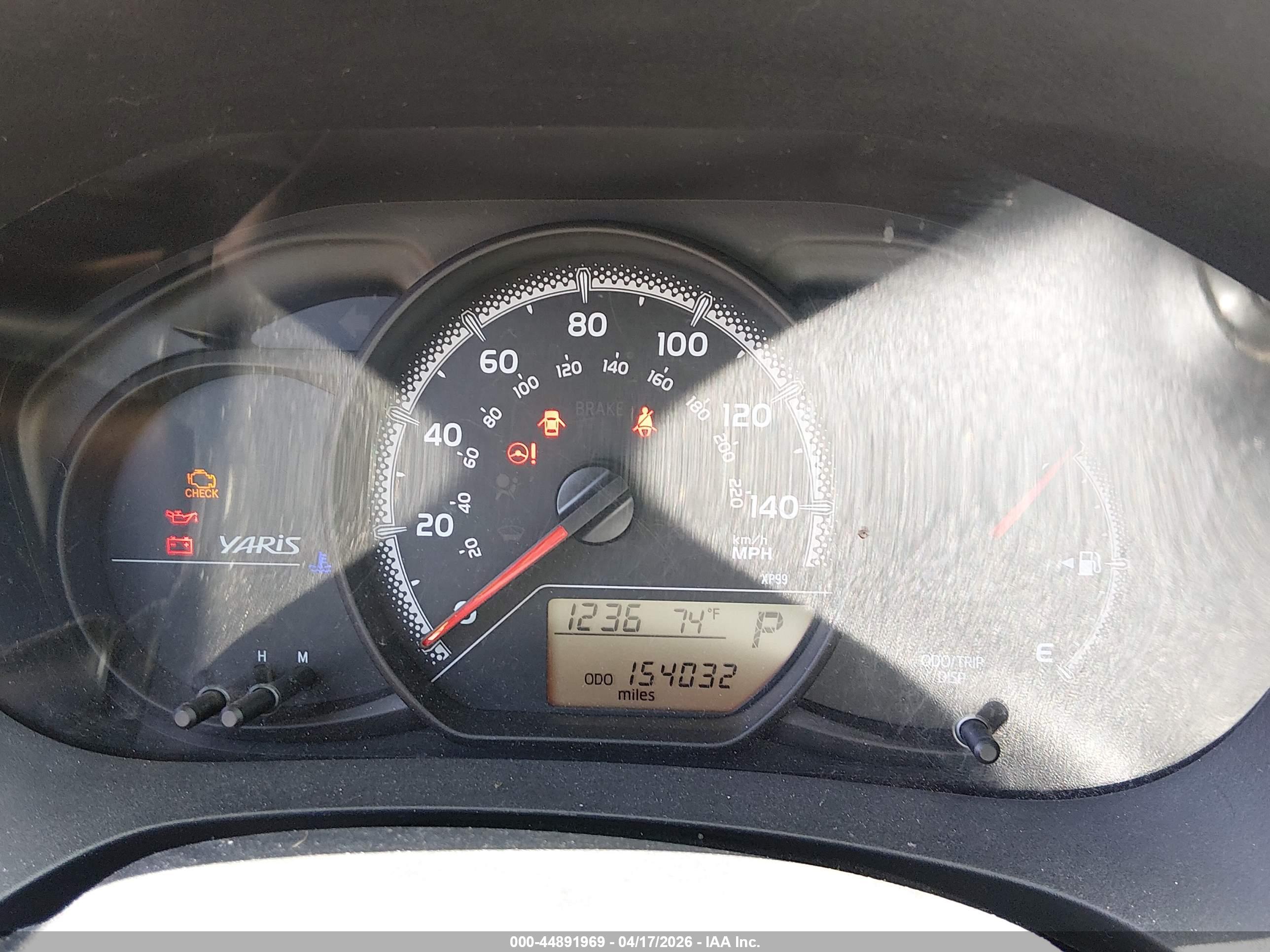 TOYOTA YARIS image 7