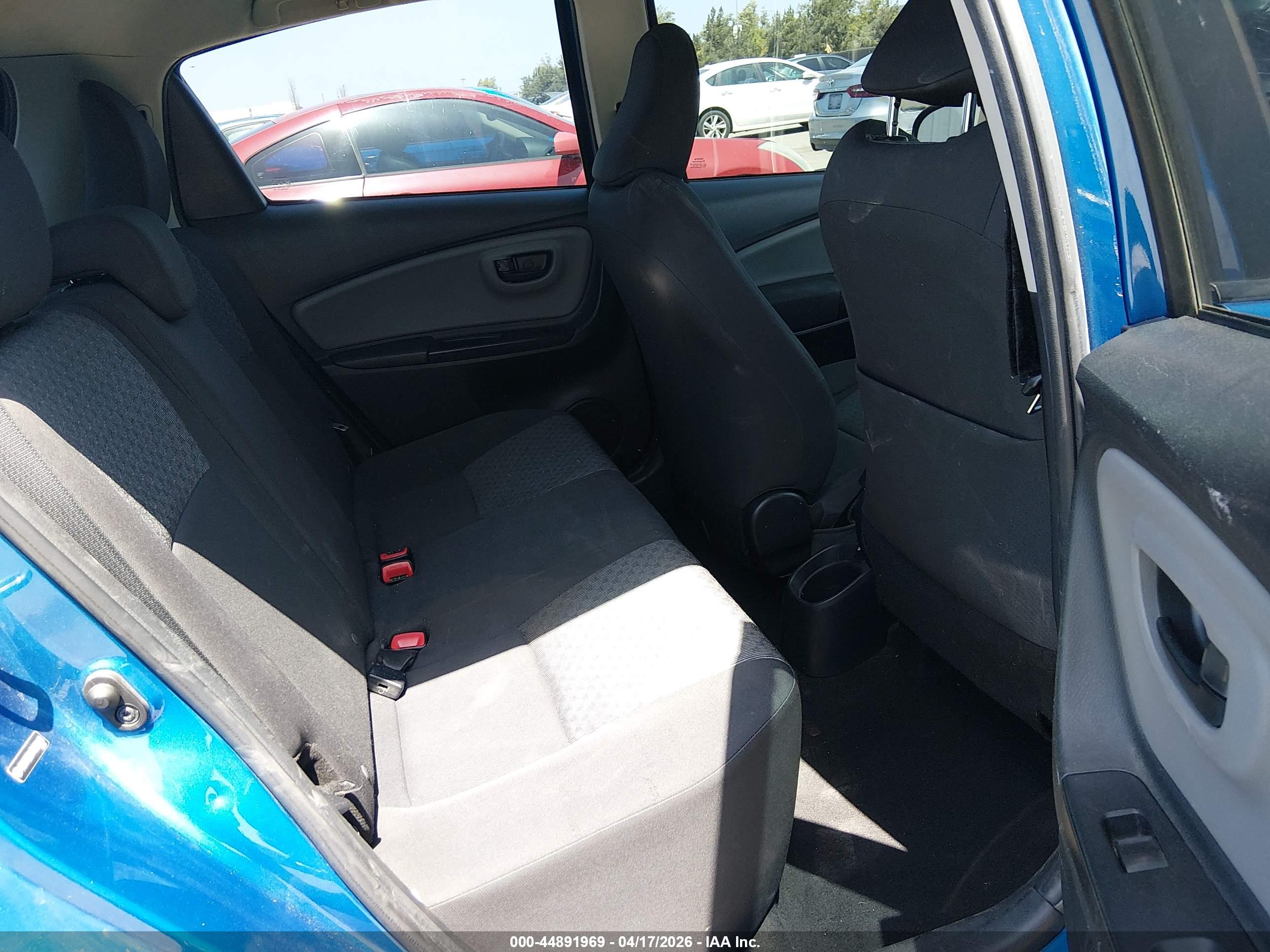 TOYOTA YARIS image 8