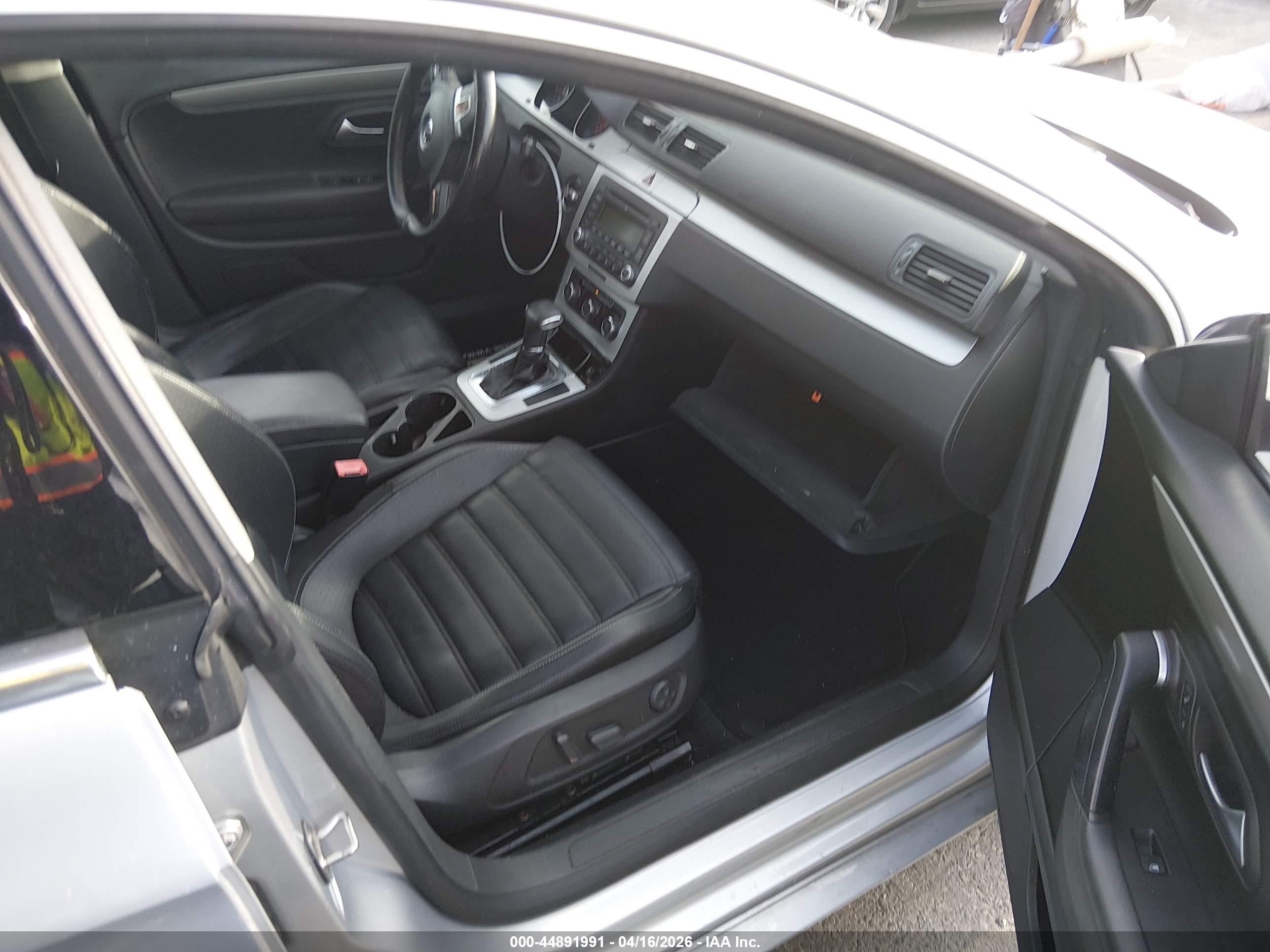 VOLKSWAGEN CC image 5