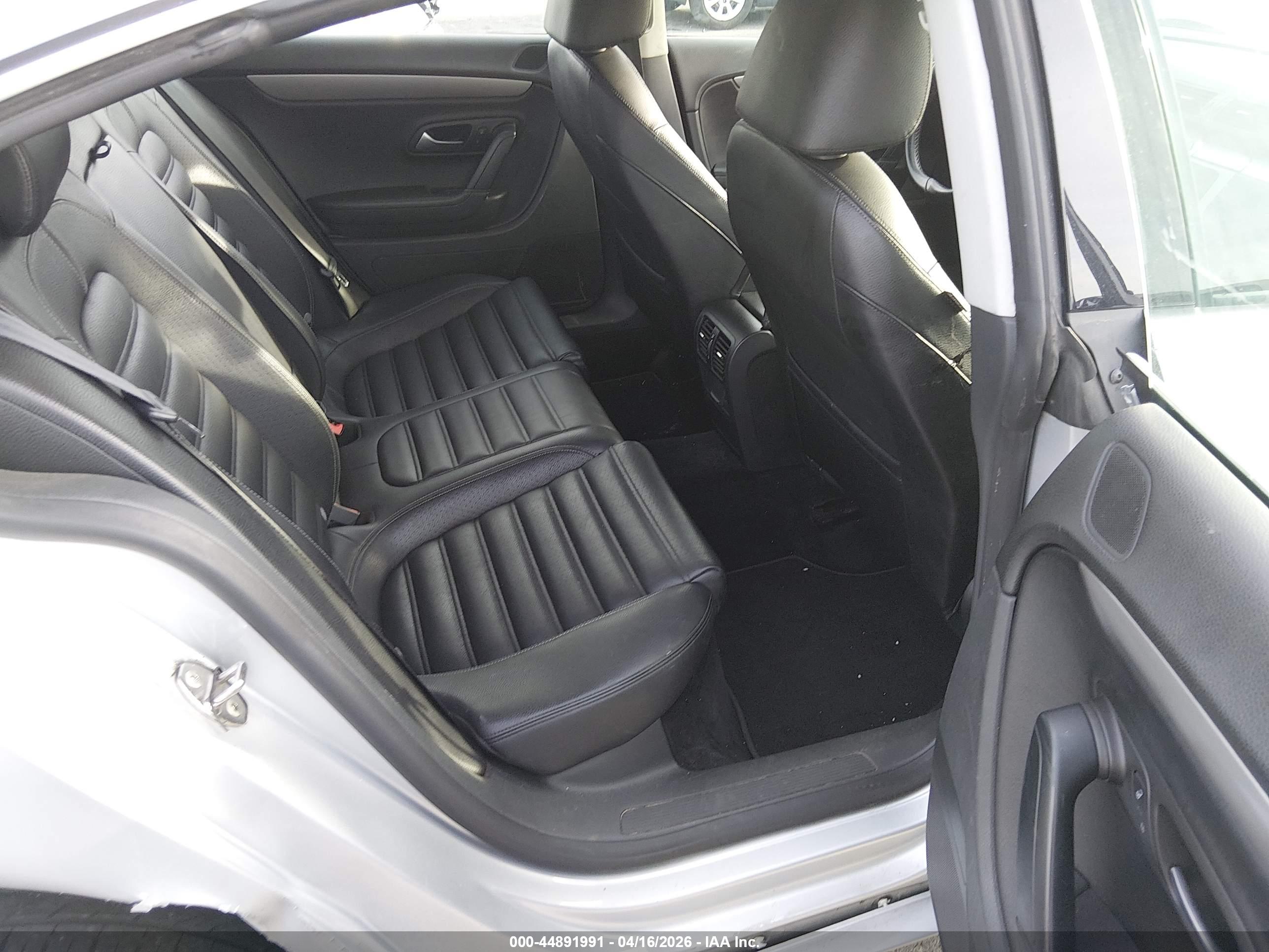 VOLKSWAGEN CC image 8