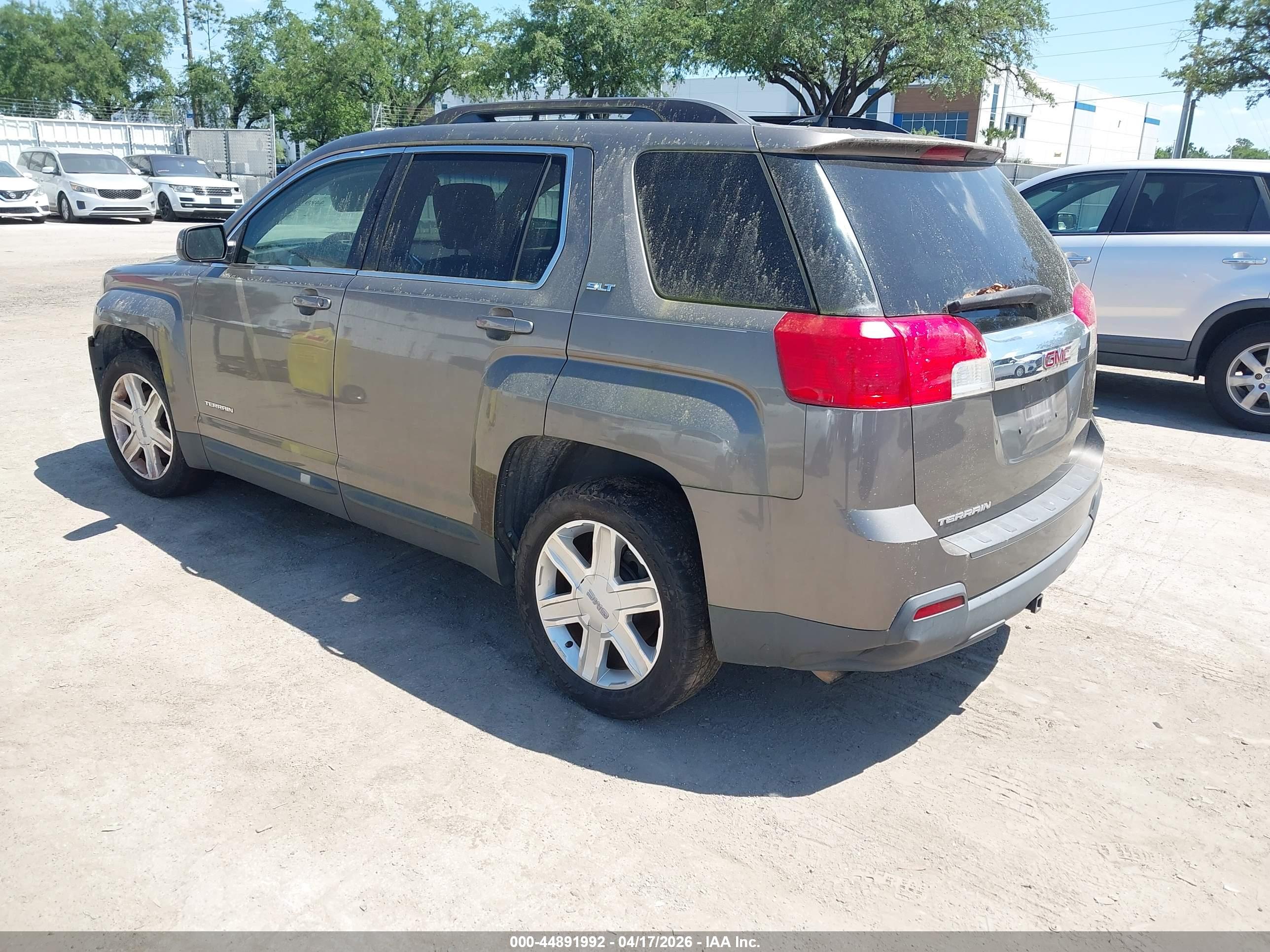 GMC TERRAIN image 3