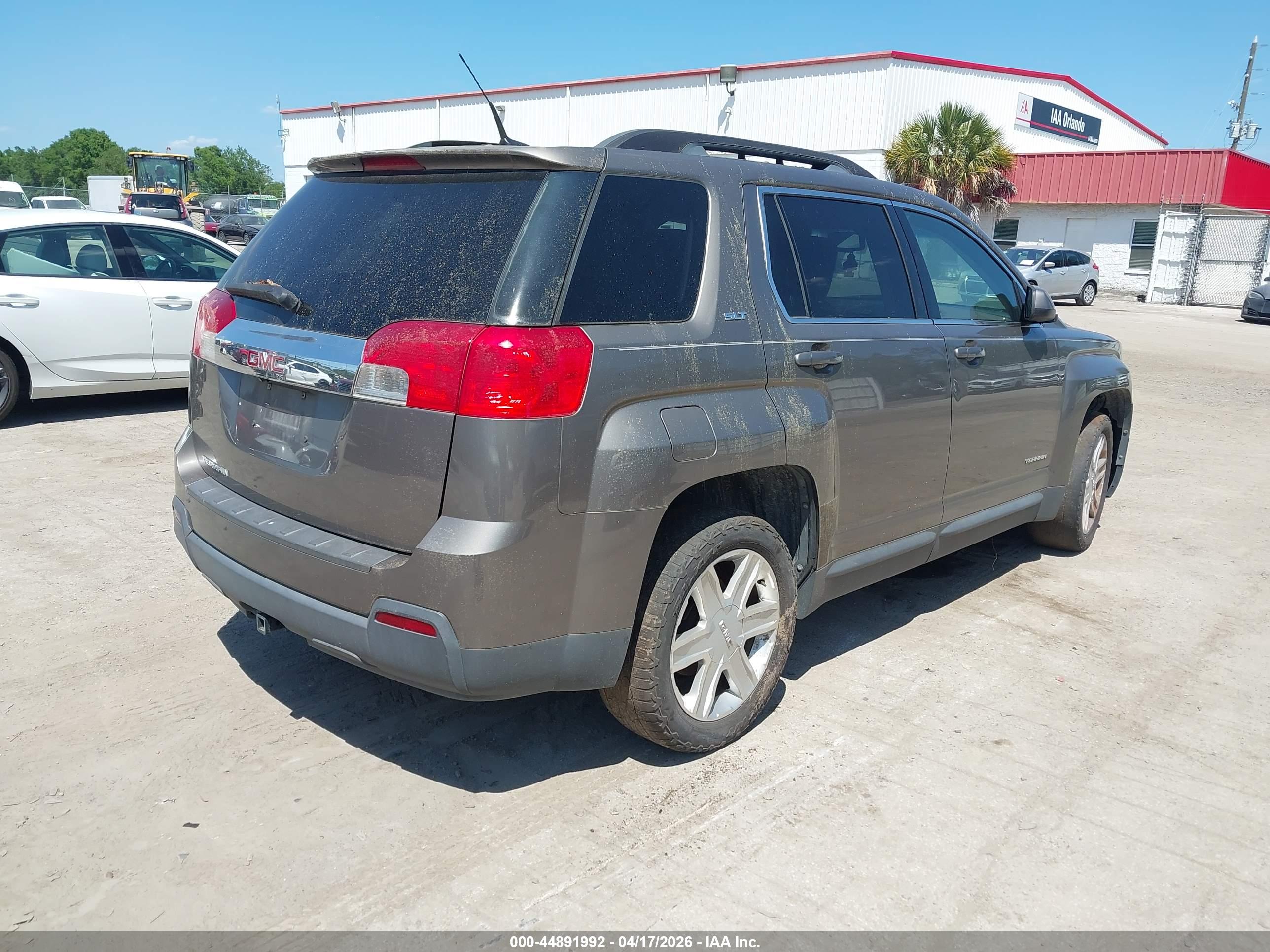 GMC TERRAIN image 4