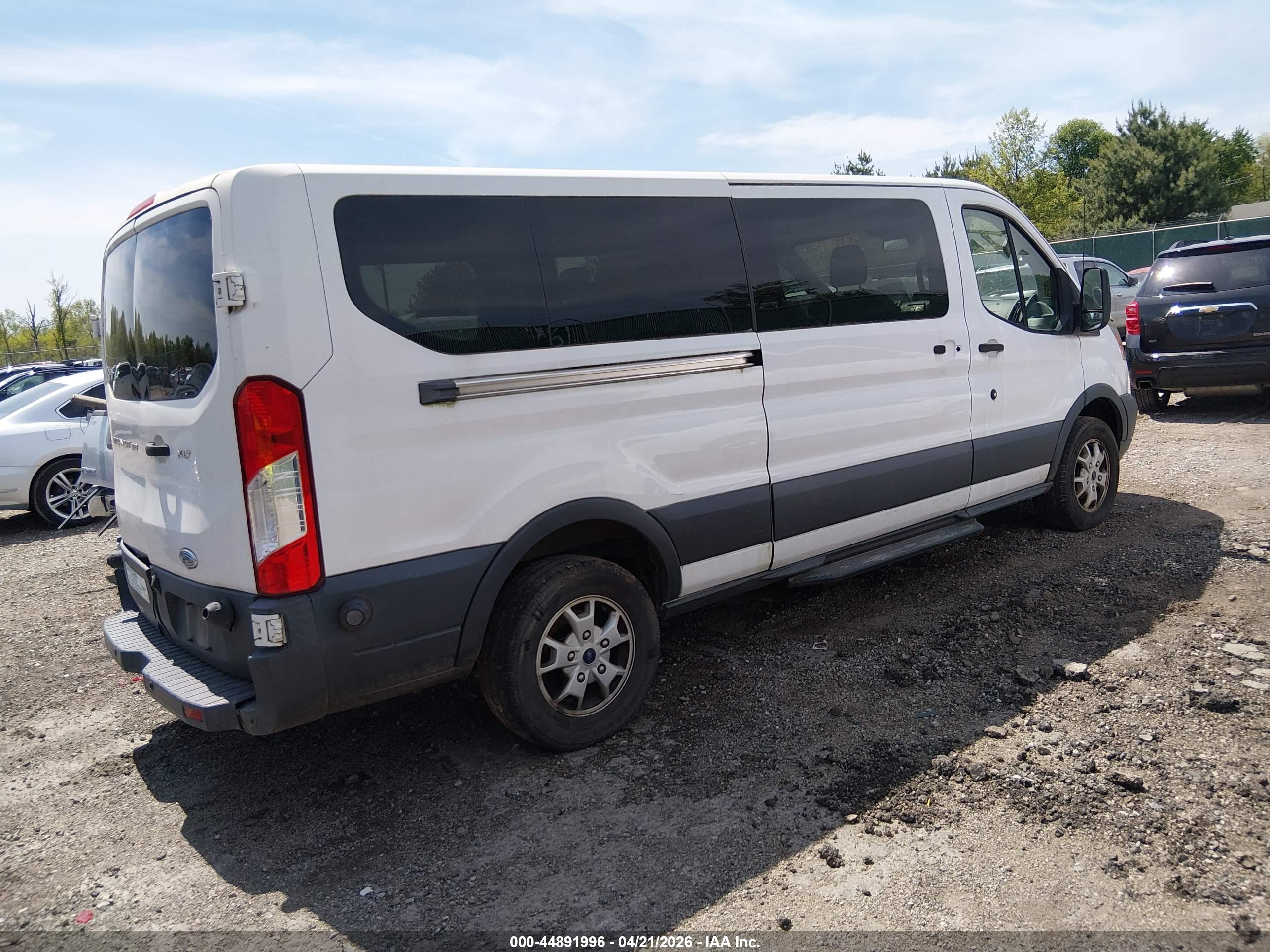 FORD TRANSIT-350 image 4