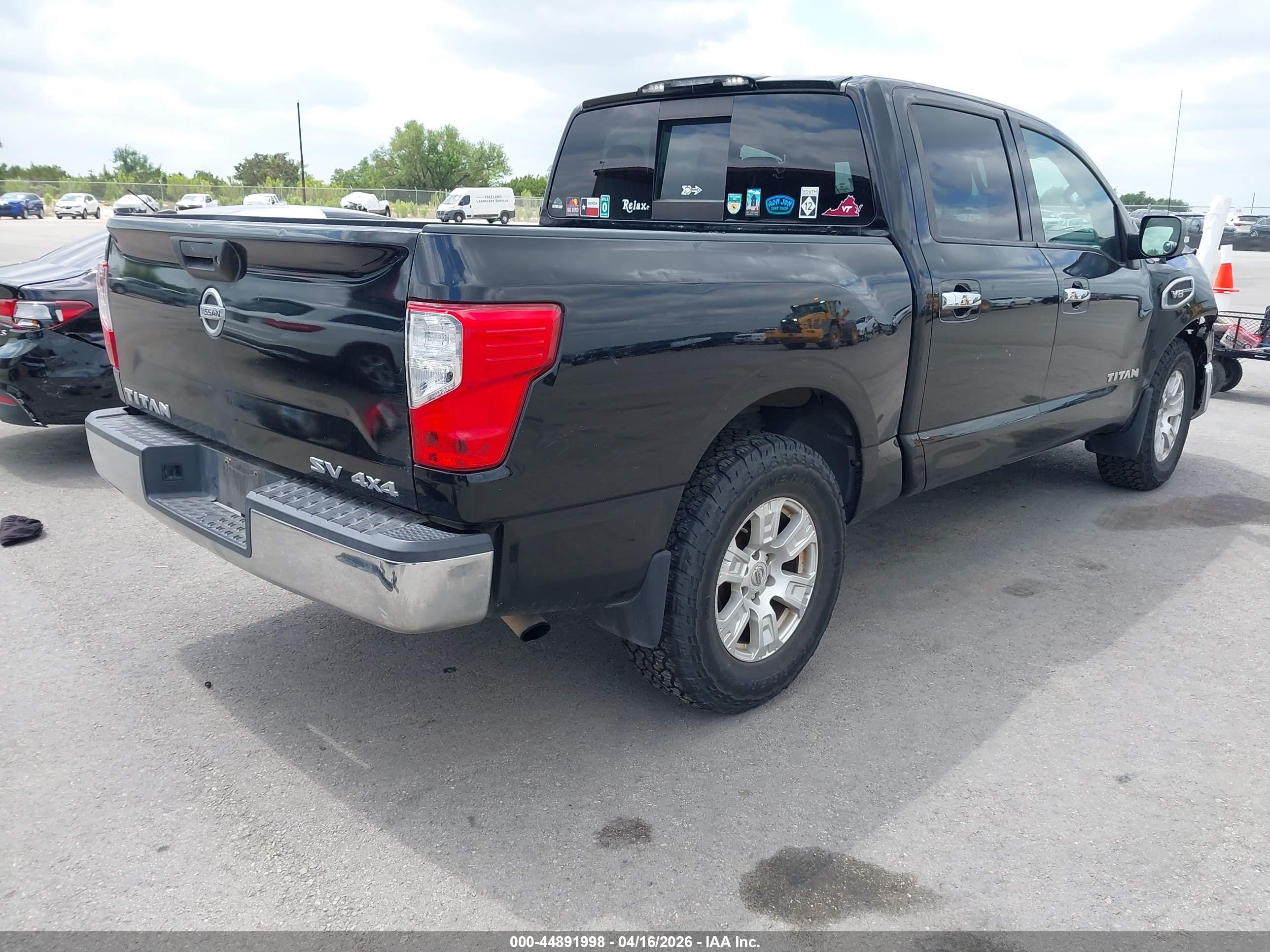 NISSAN TITAN image 4