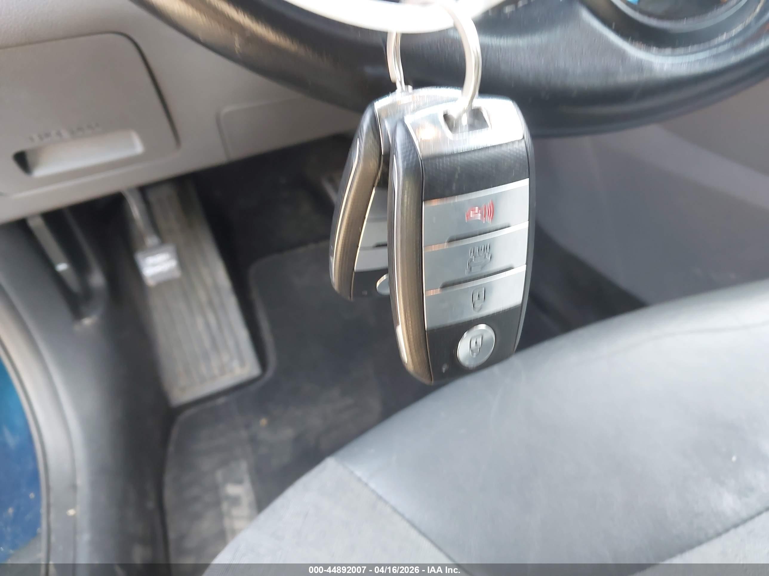 KIA NIRO image 11