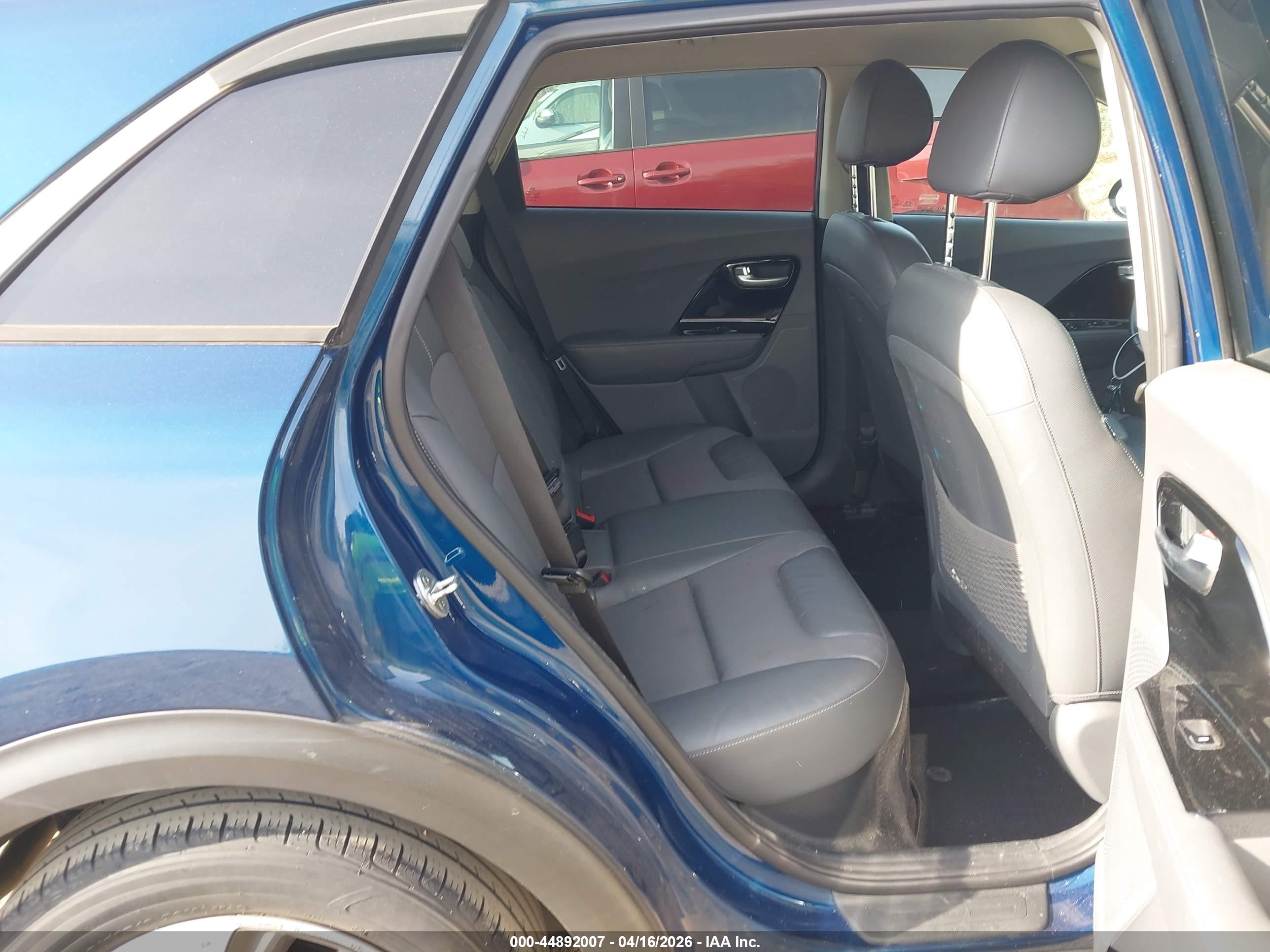 KIA NIRO image 8