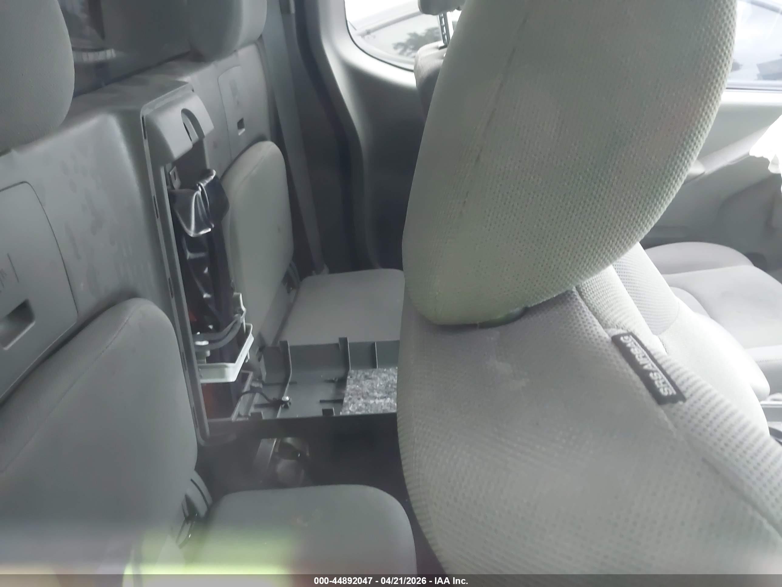 NISSAN FRONTIER image 8