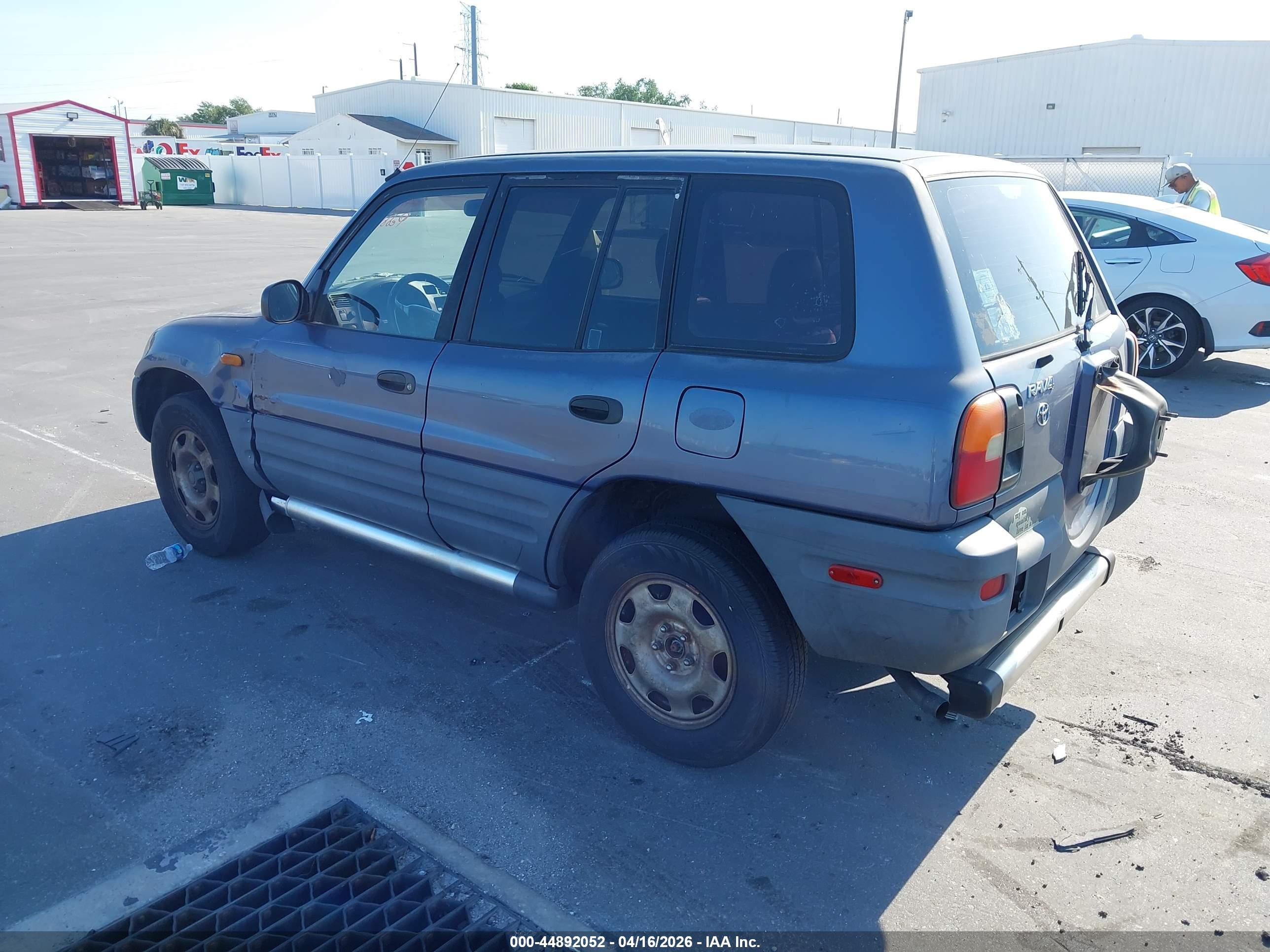 TOYOTA RAV4 image 3