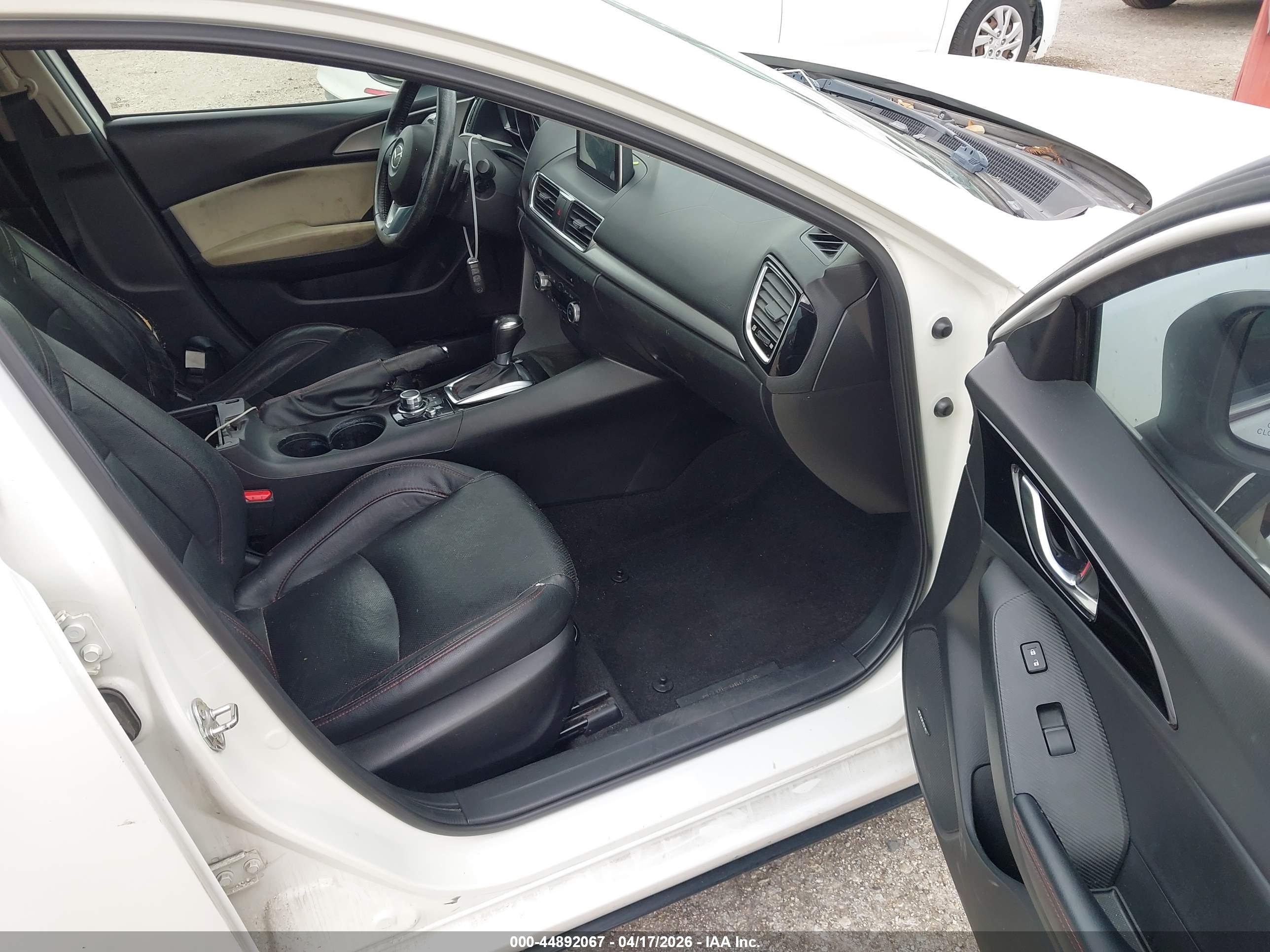 MAZDA MAZDA3 image 5