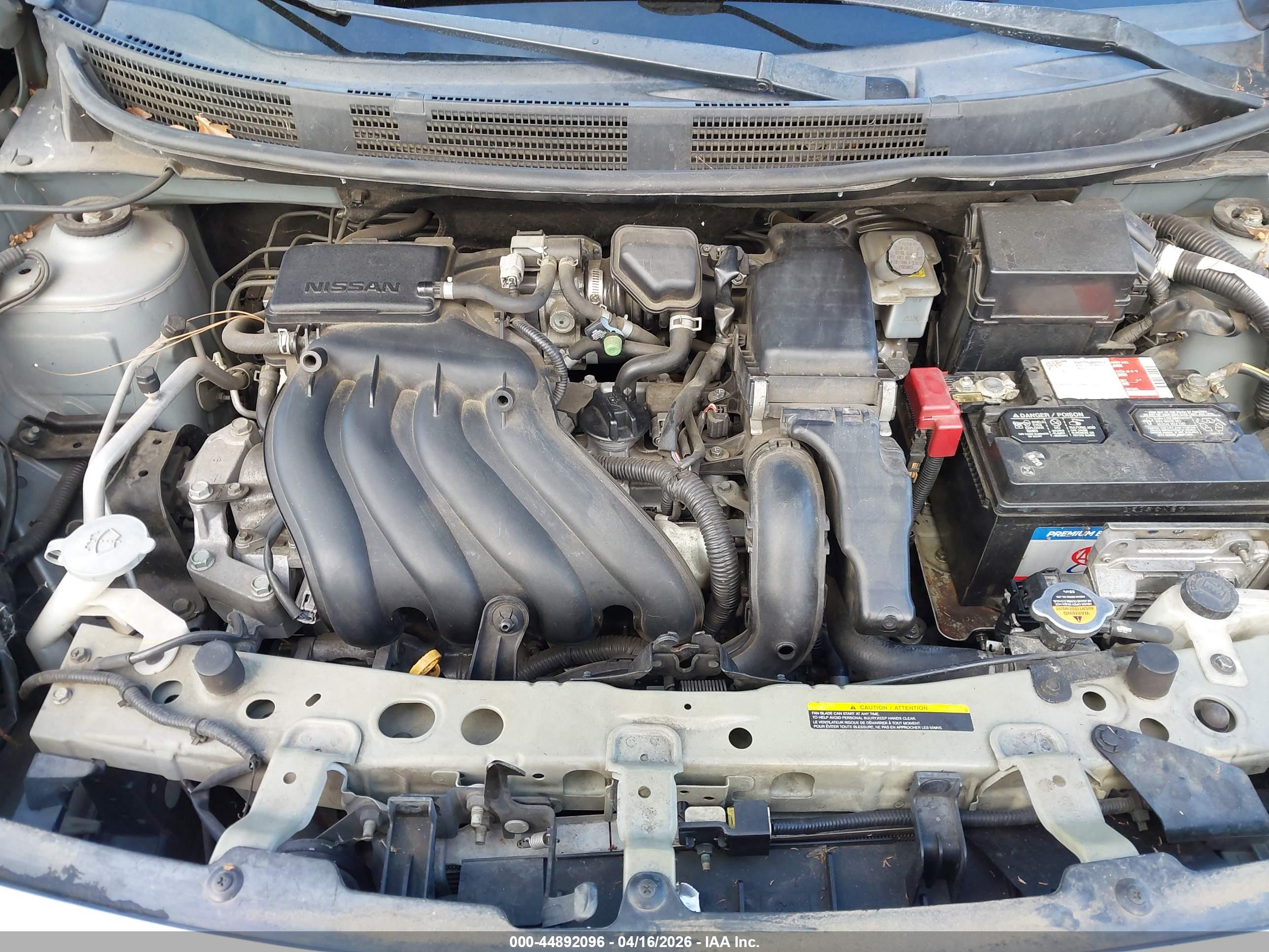 NISSAN VERSA image 10