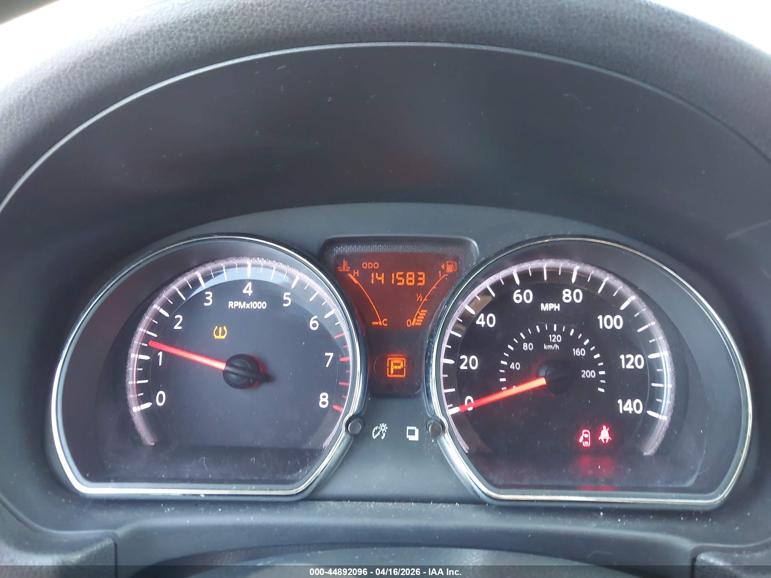 NISSAN VERSA image 7