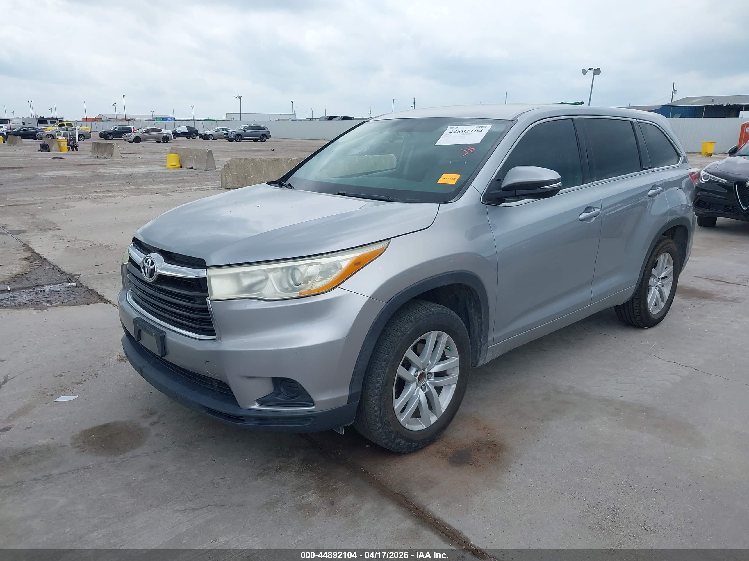 TOYOTA HIGHLANDER image 2