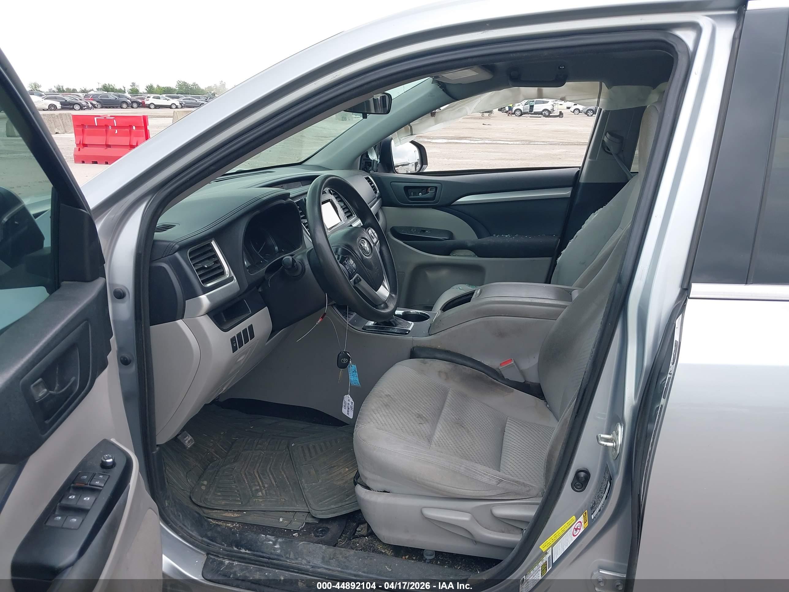 TOYOTA HIGHLANDER image 5
