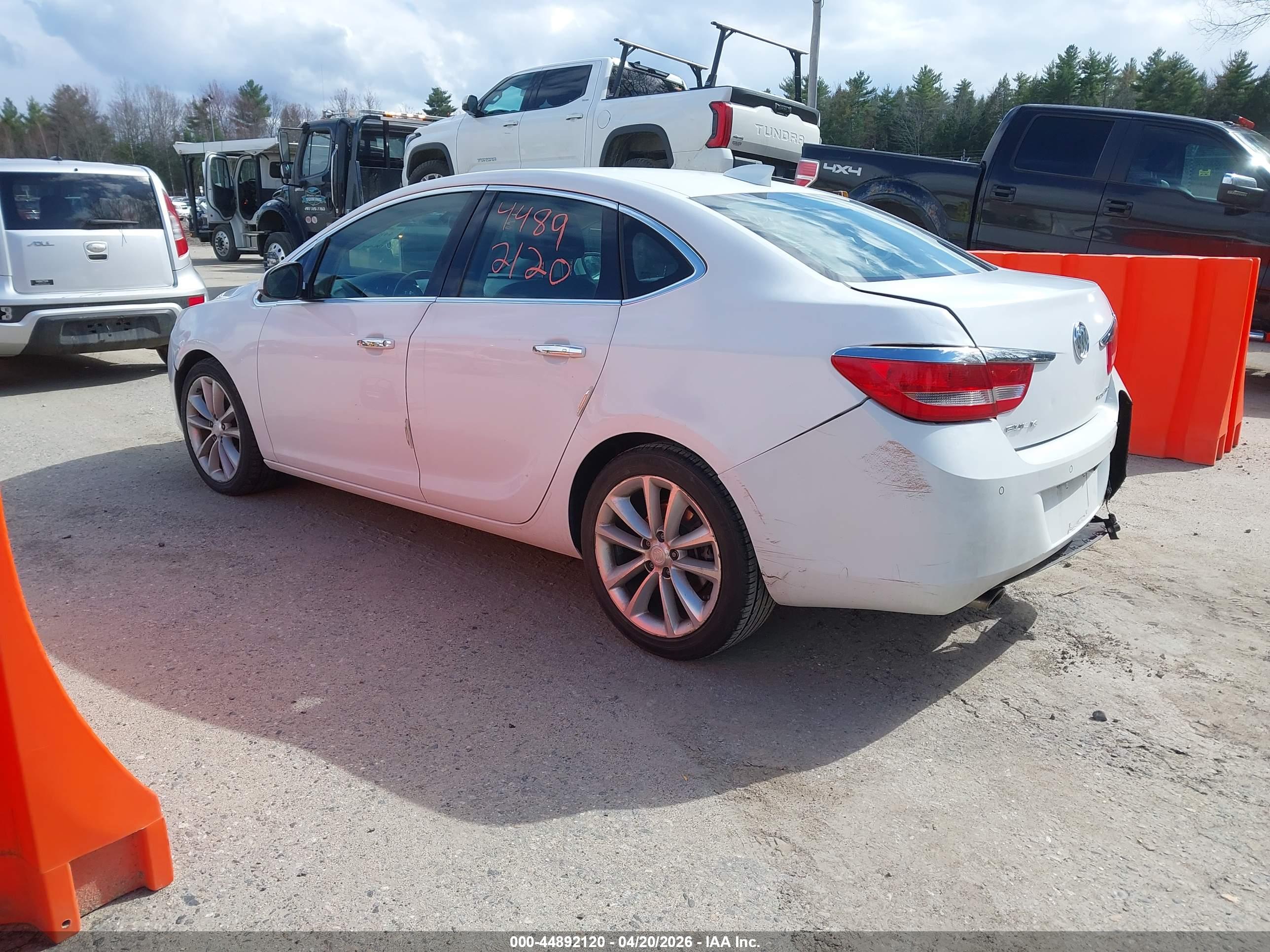 BUICK VERANO image 3