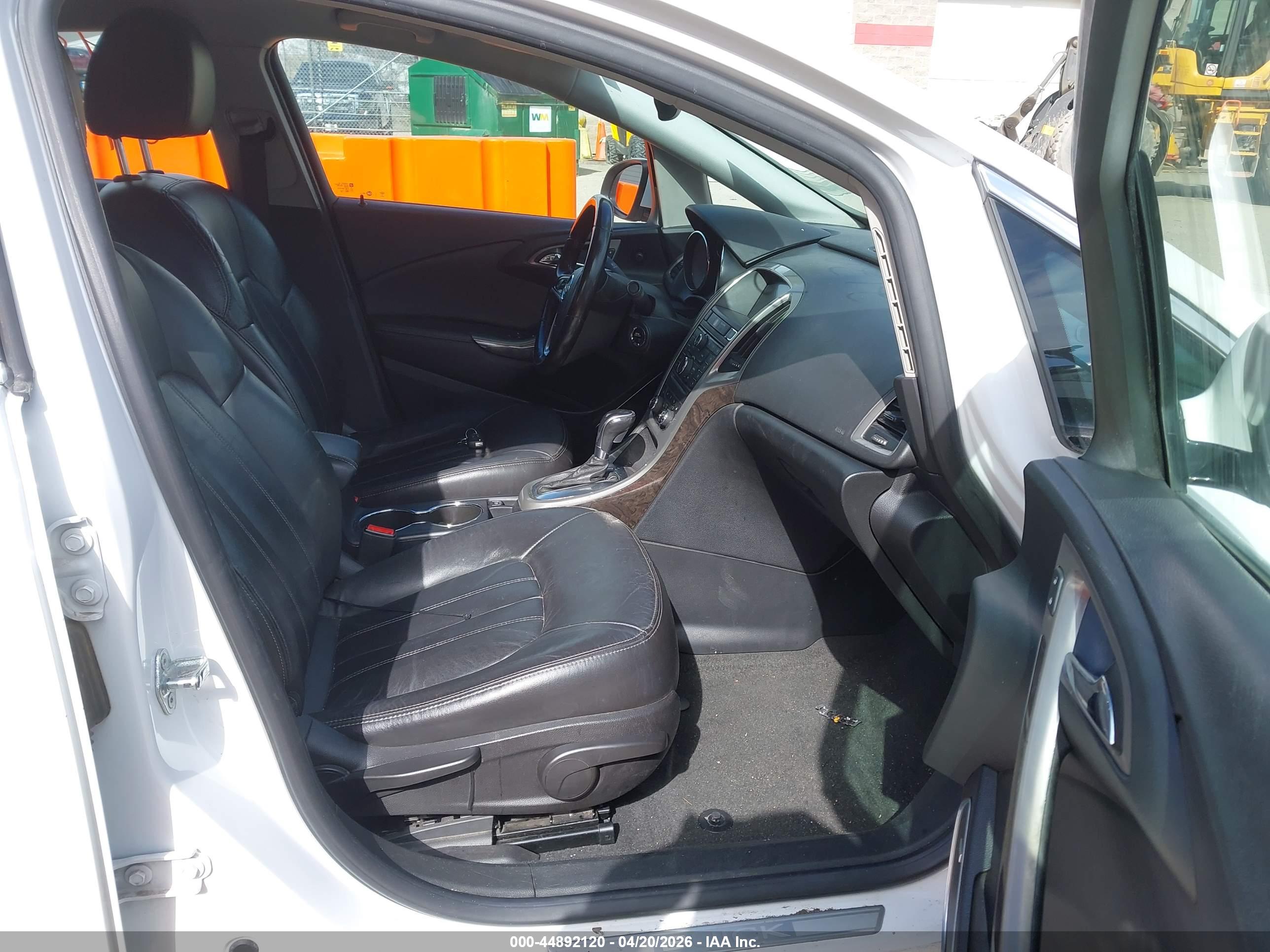 BUICK VERANO image 5