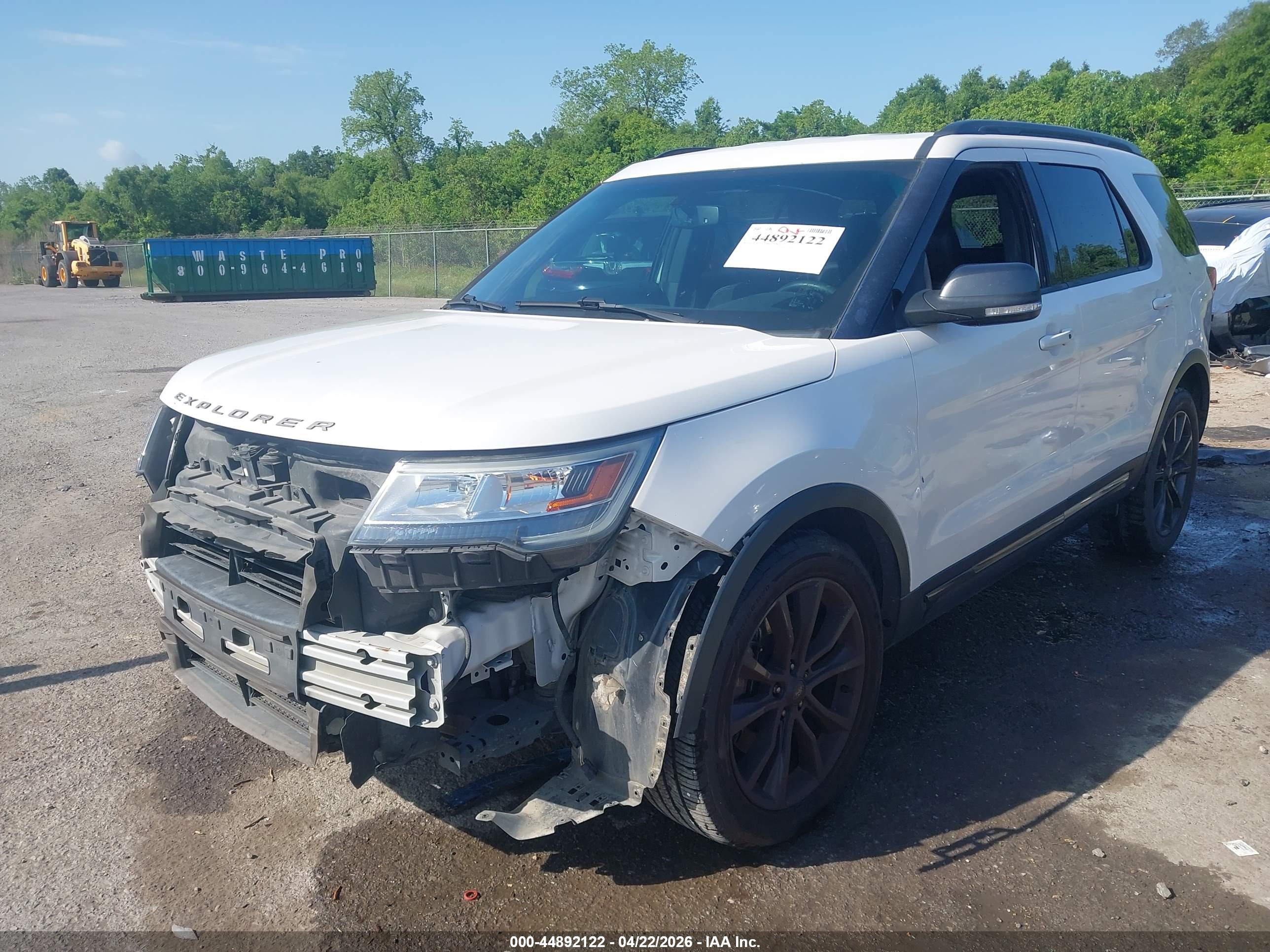 FORD EXPLORER image 2