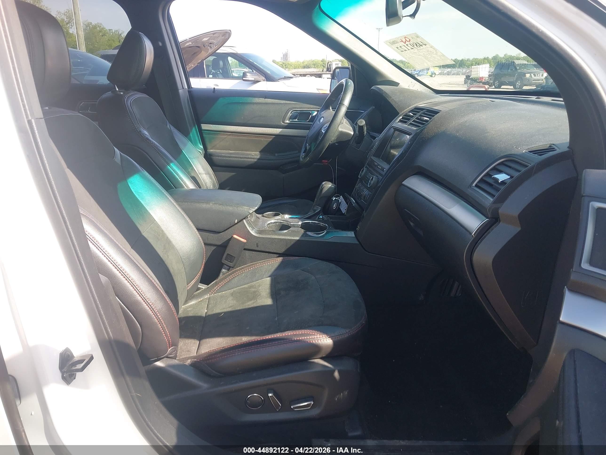 FORD EXPLORER image 5