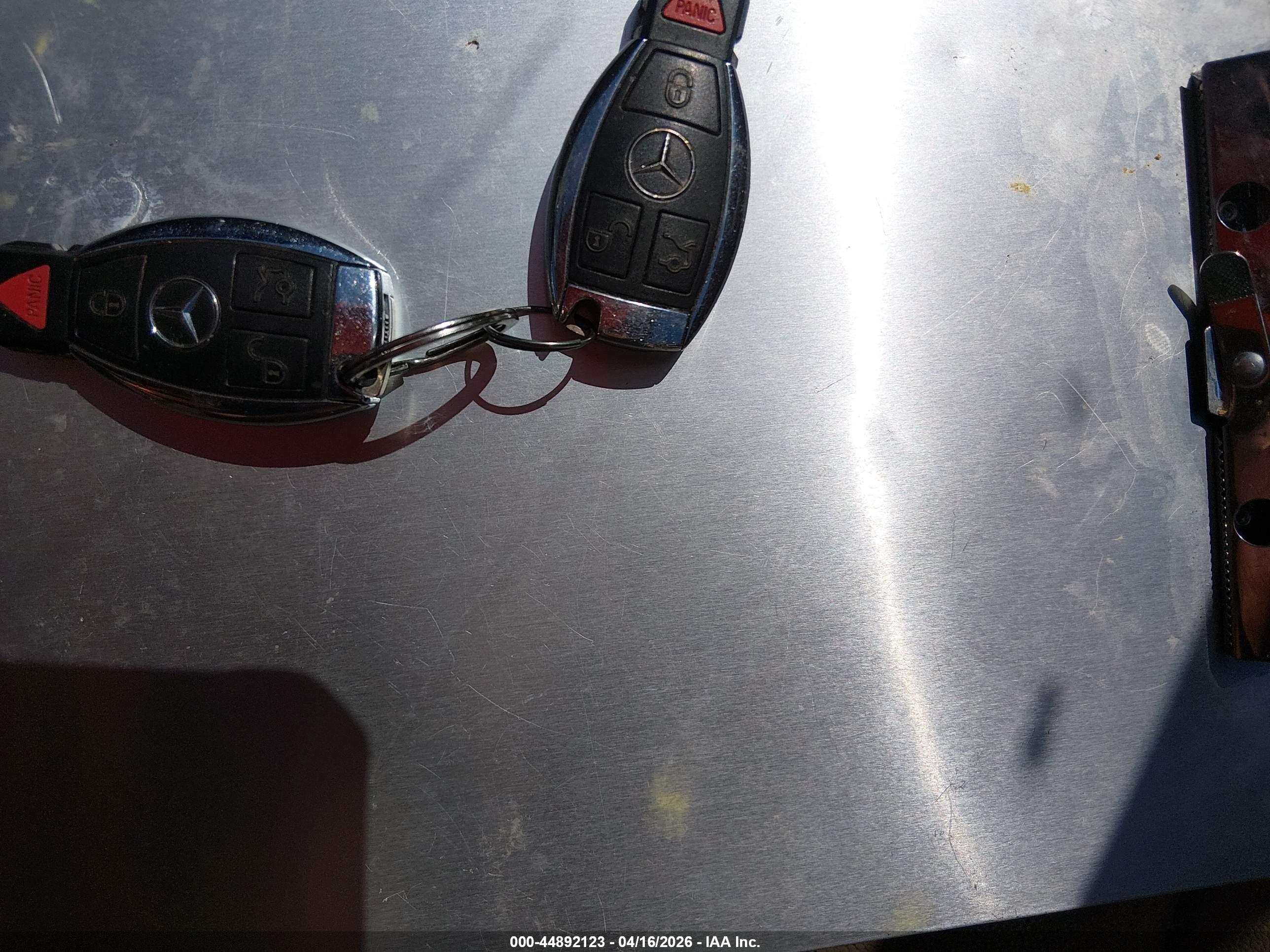 MERCEDES-BENZ E image 11