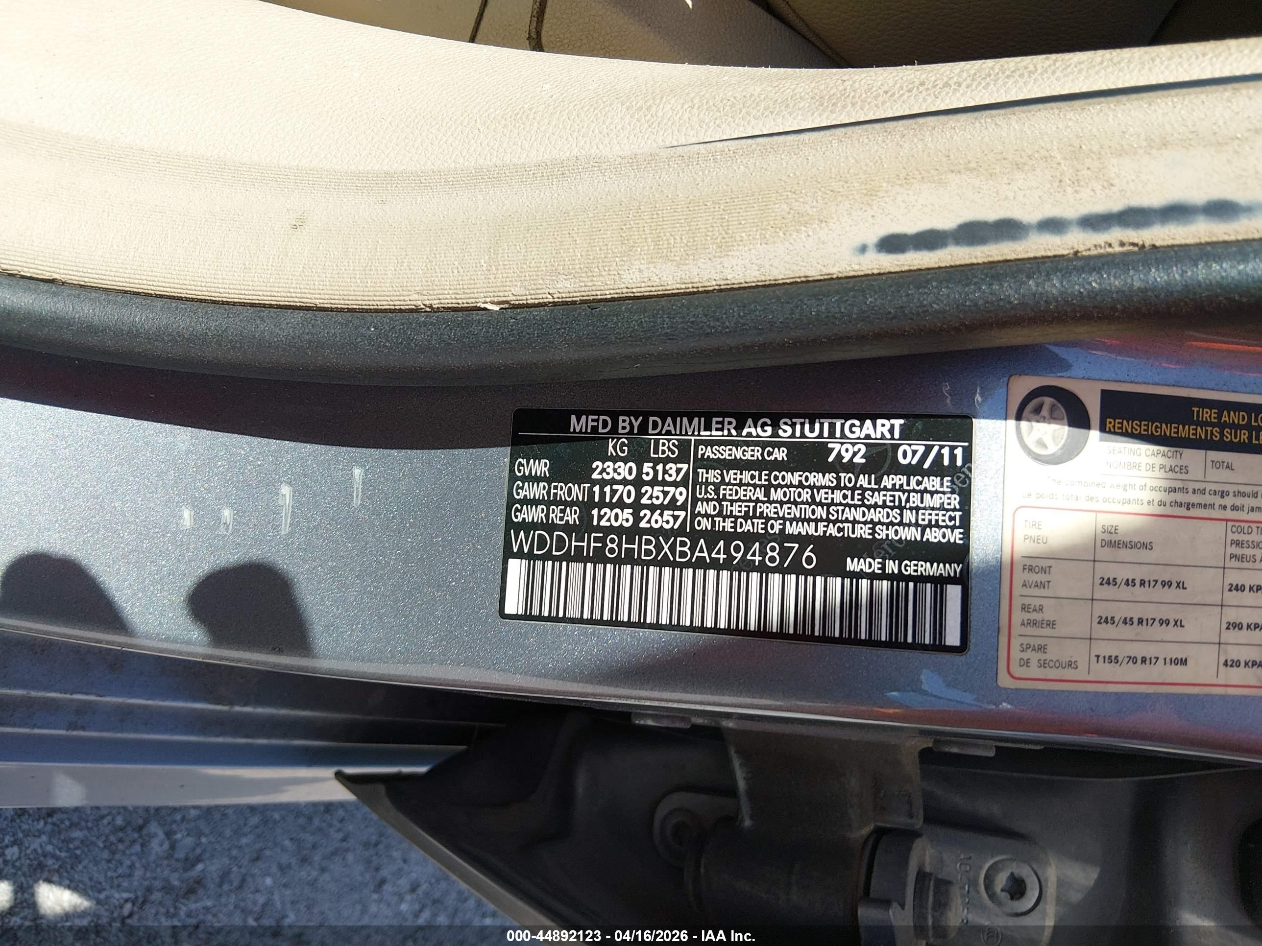 MERCEDES-BENZ E image 9
