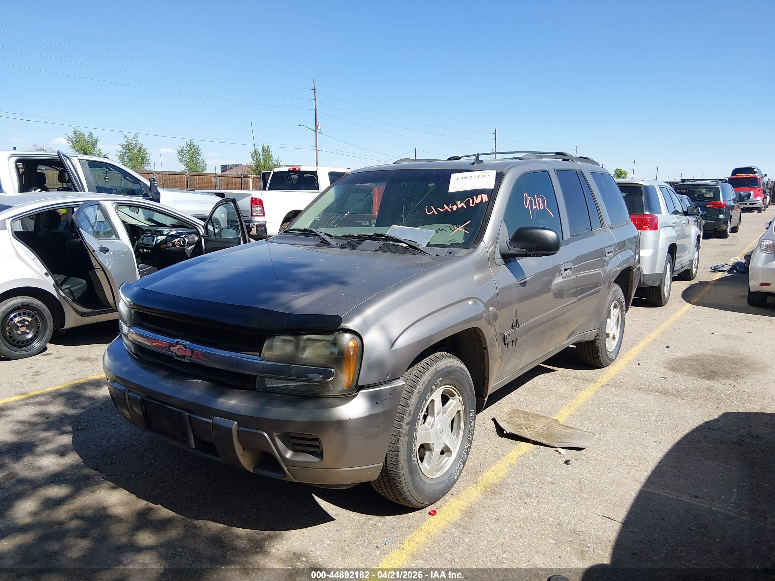 CHEVROLET TRAILBLAZER image 2