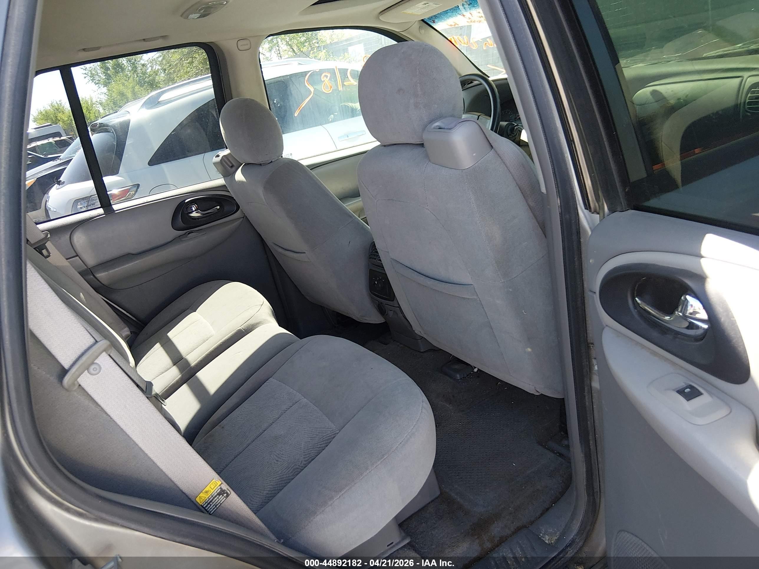 CHEVROLET TRAILBLAZER image 8