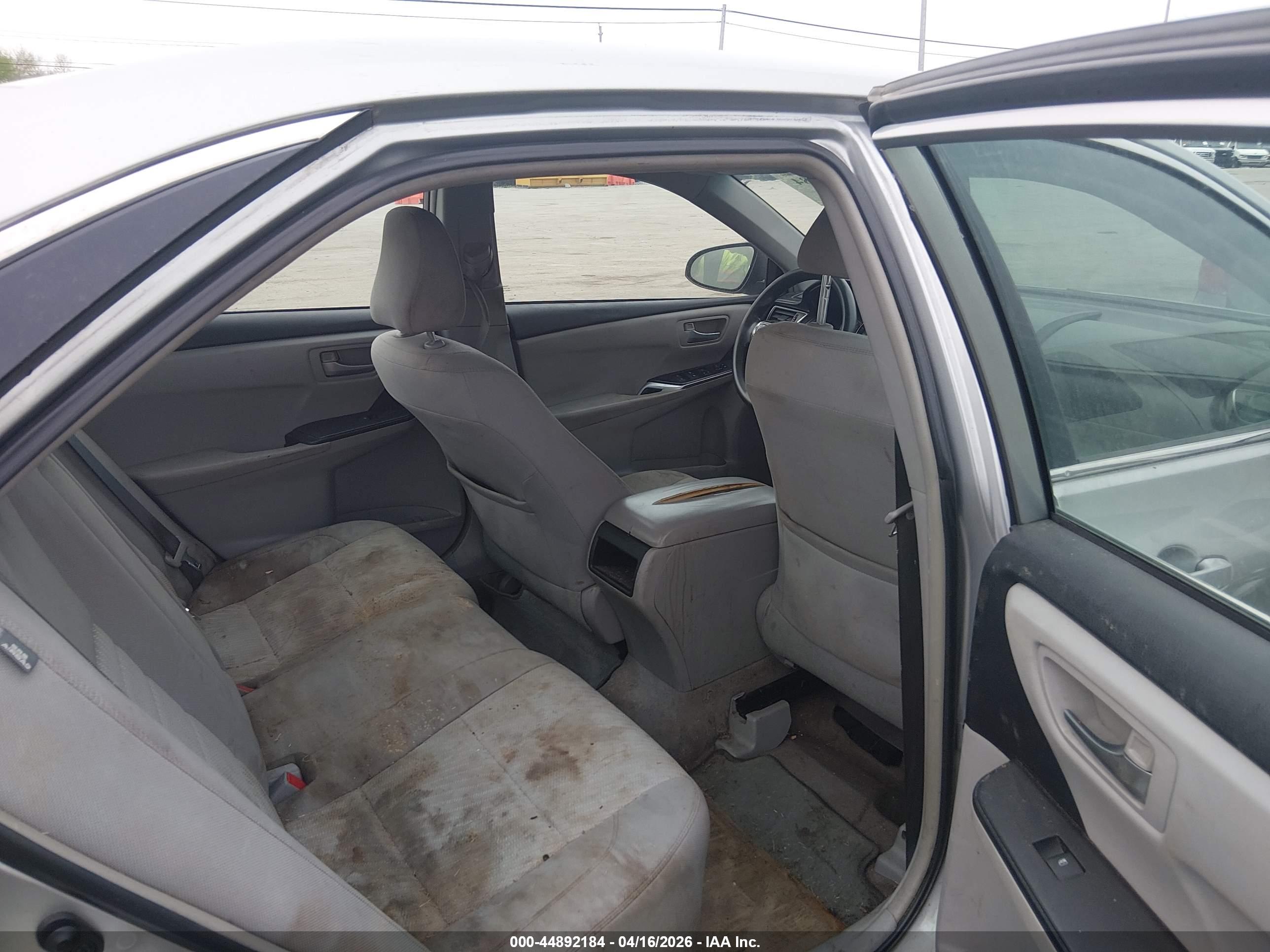 TOYOTA CAMRY image 8
