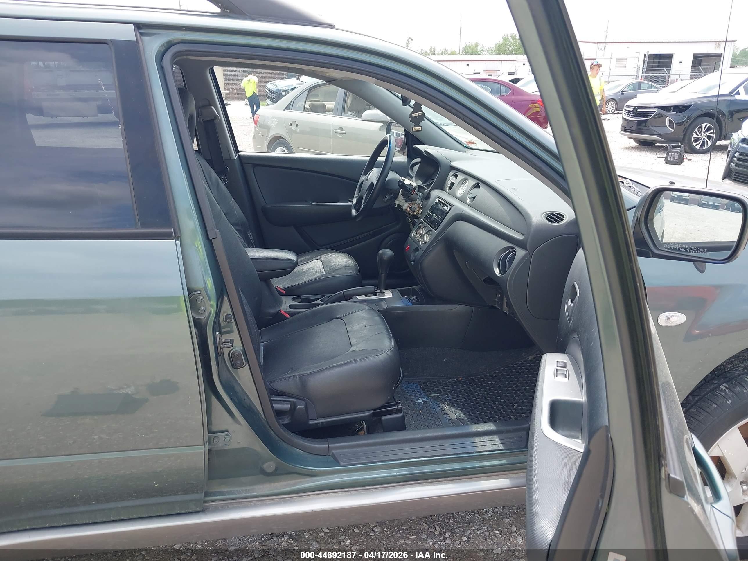 MITSUBISHI OUTLANDER image 5