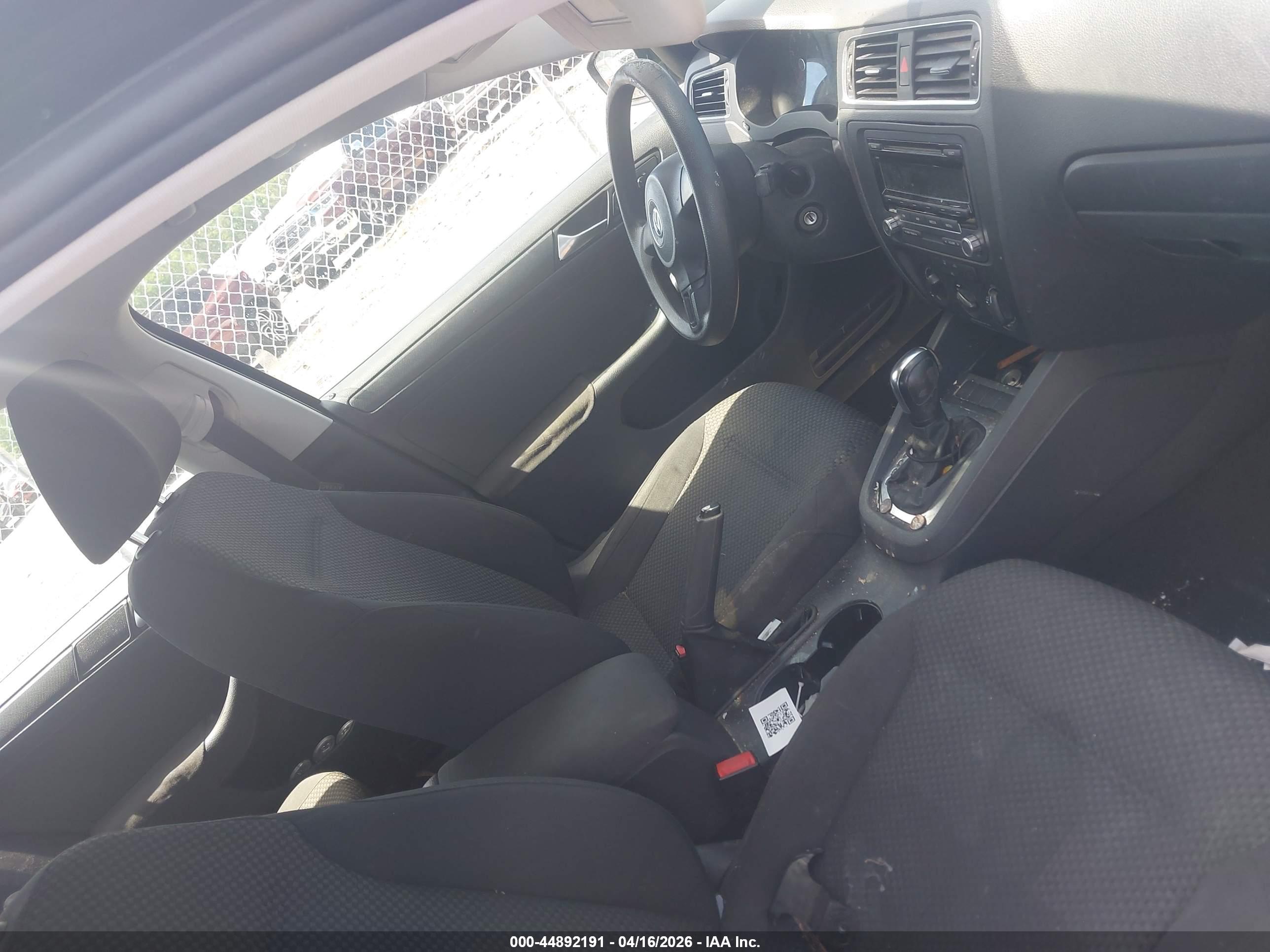 VOLKSWAGEN JETTA image 5