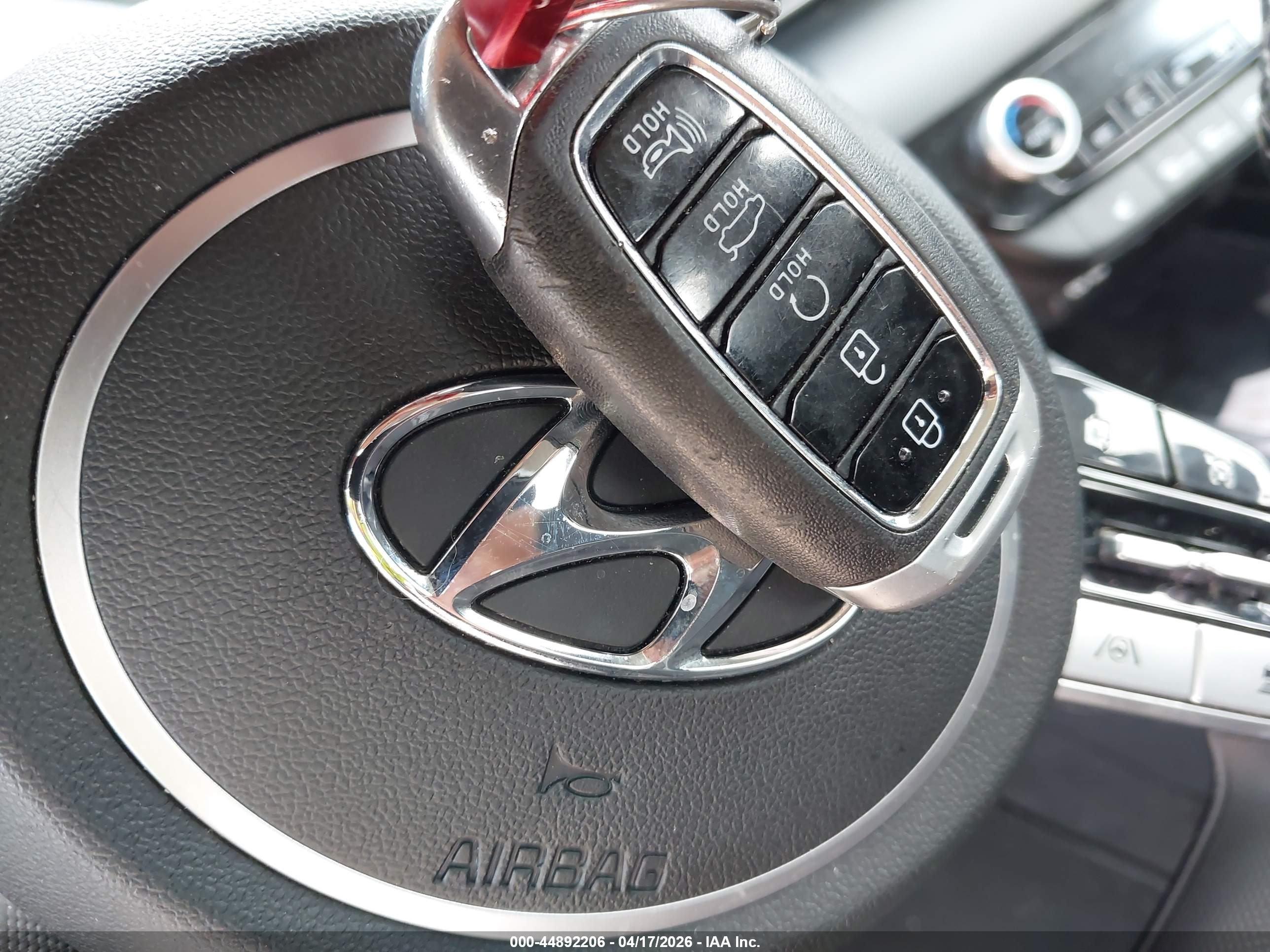 HYUNDAI ELANTRA image 11