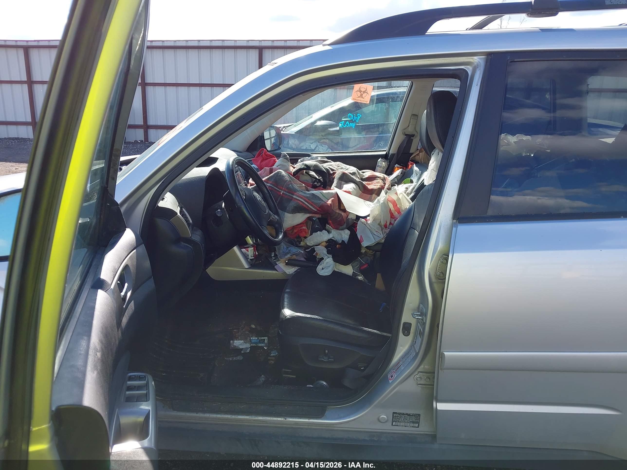 SUBARU FORESTER image 5
