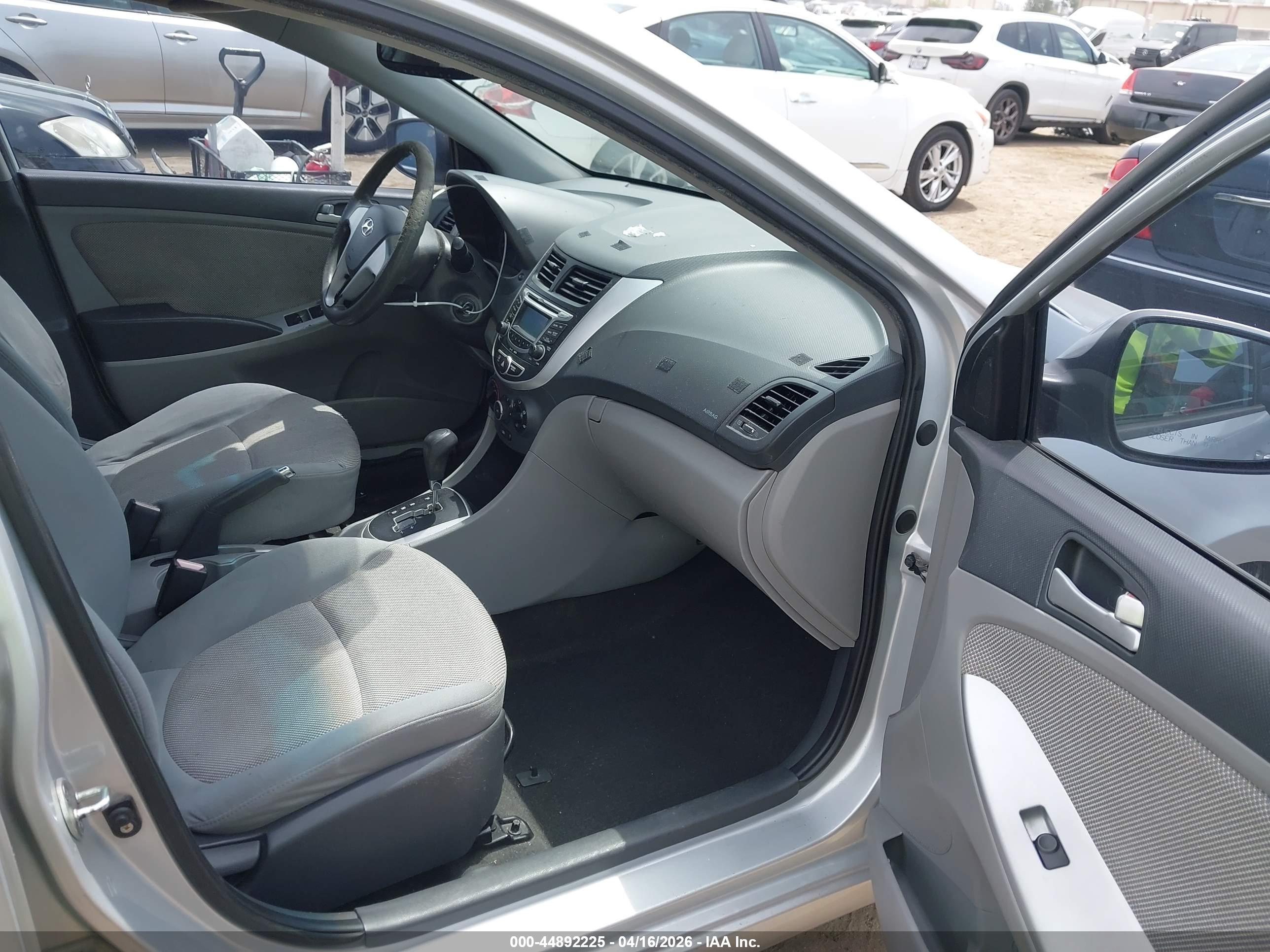 HYUNDAI ACCENT image 5