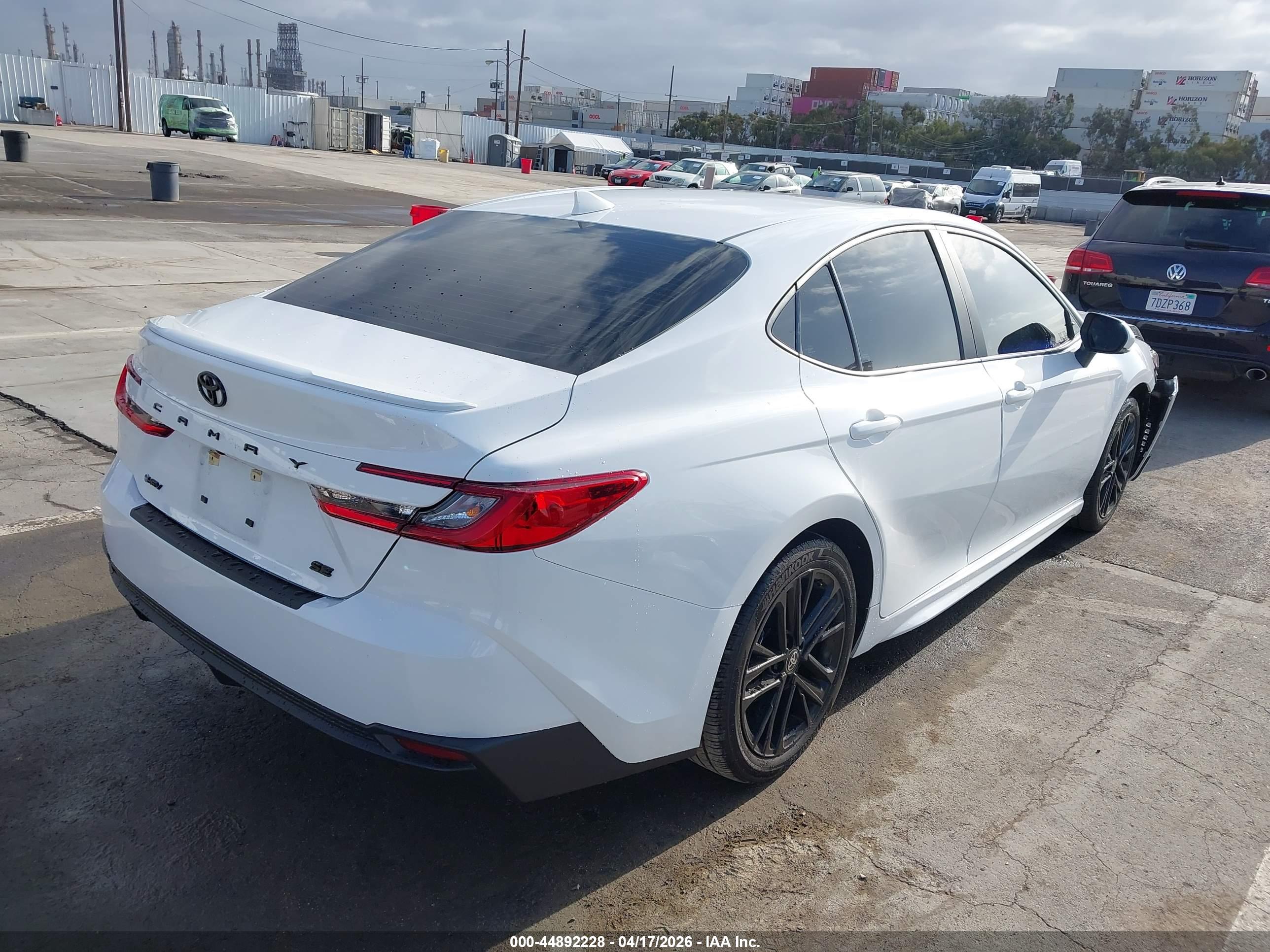 TOYOTA CAMRY image 4
