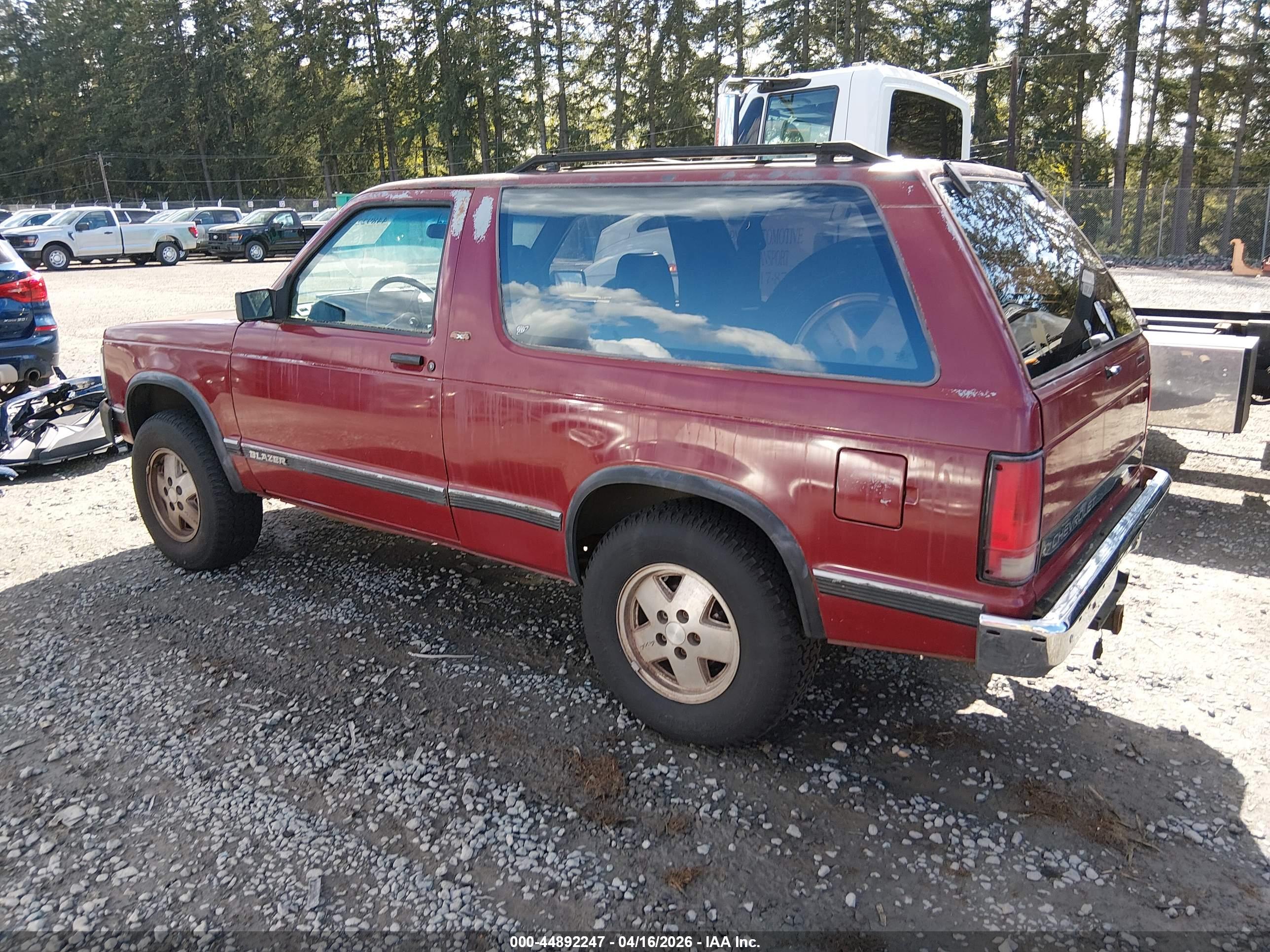 CHEVROLET BLAZER image 3