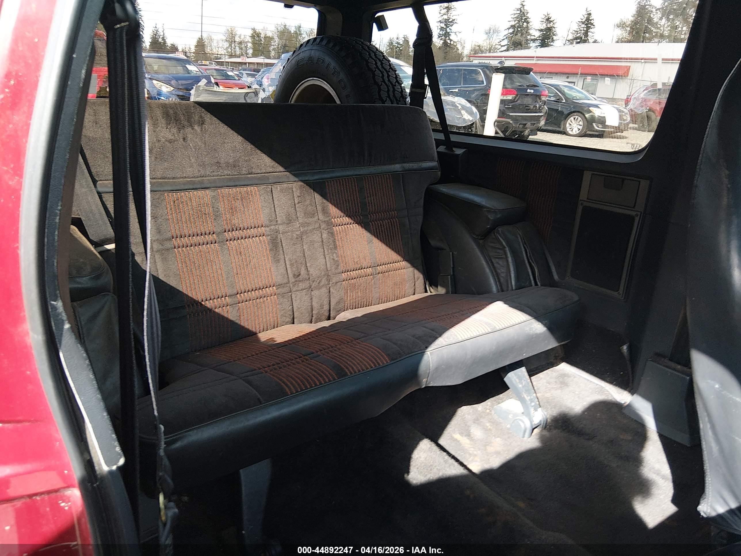 CHEVROLET BLAZER image 8