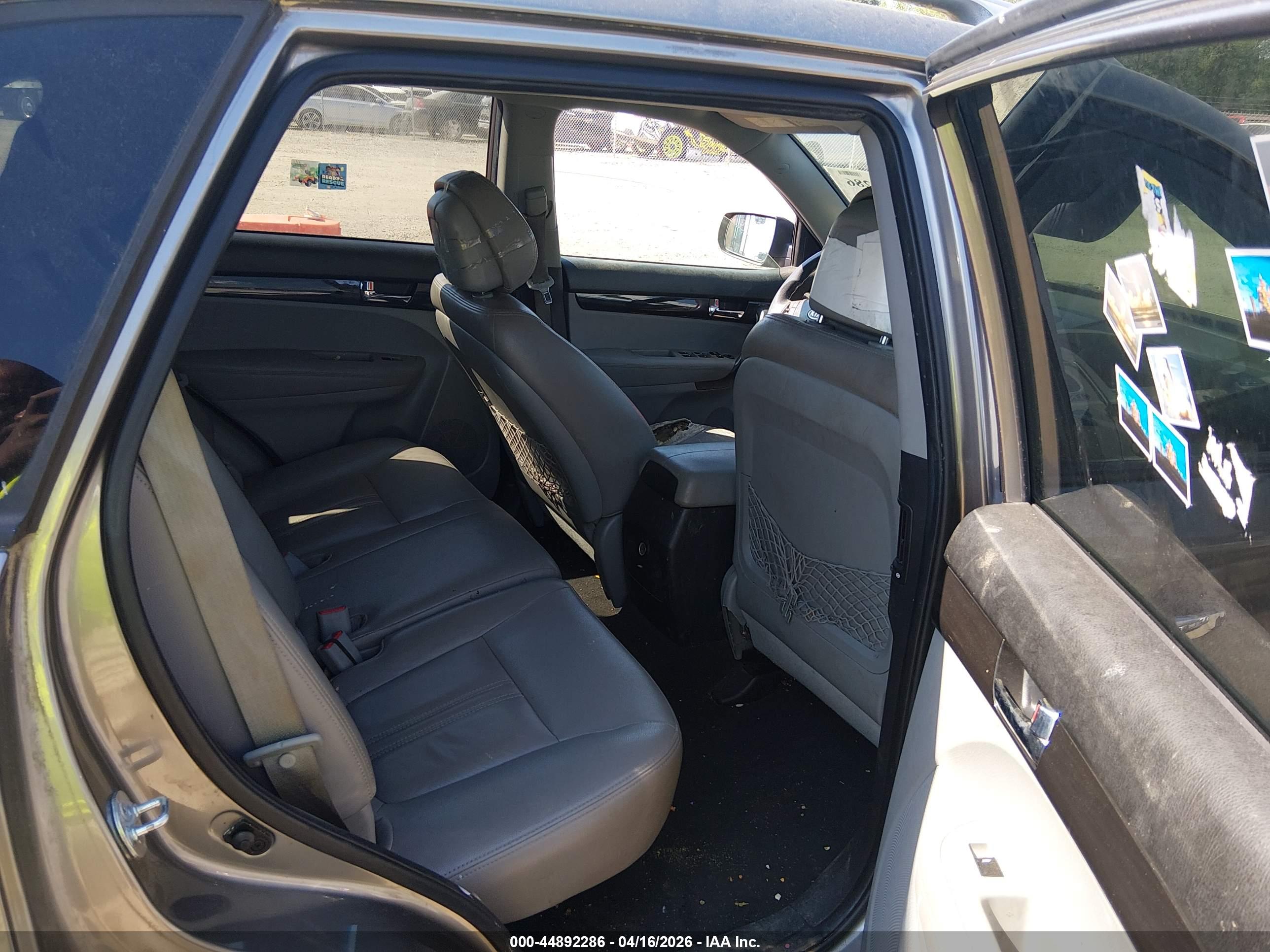 KIA SORENTO image 8