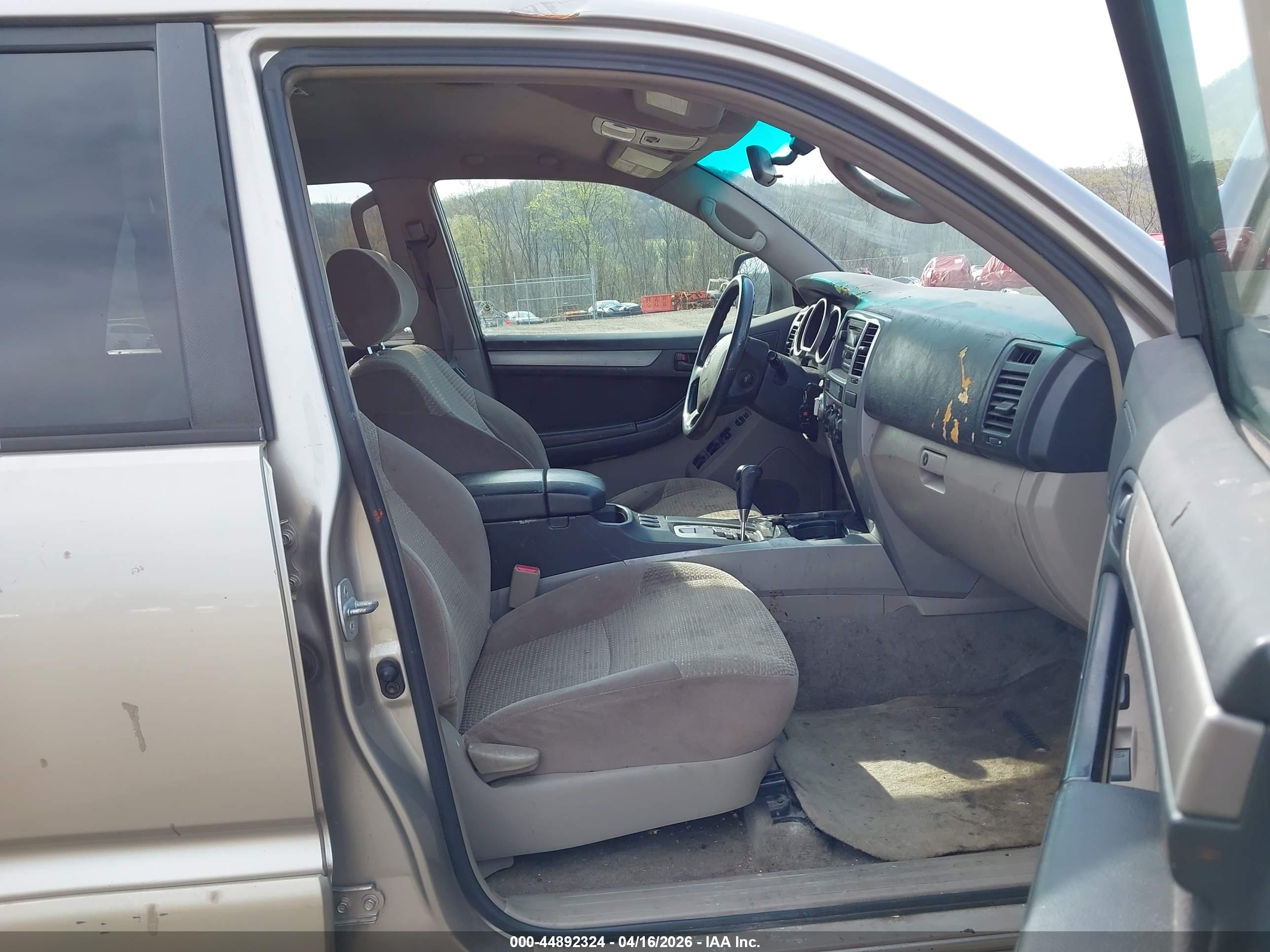 TOYOTA 4RUNNER image 5