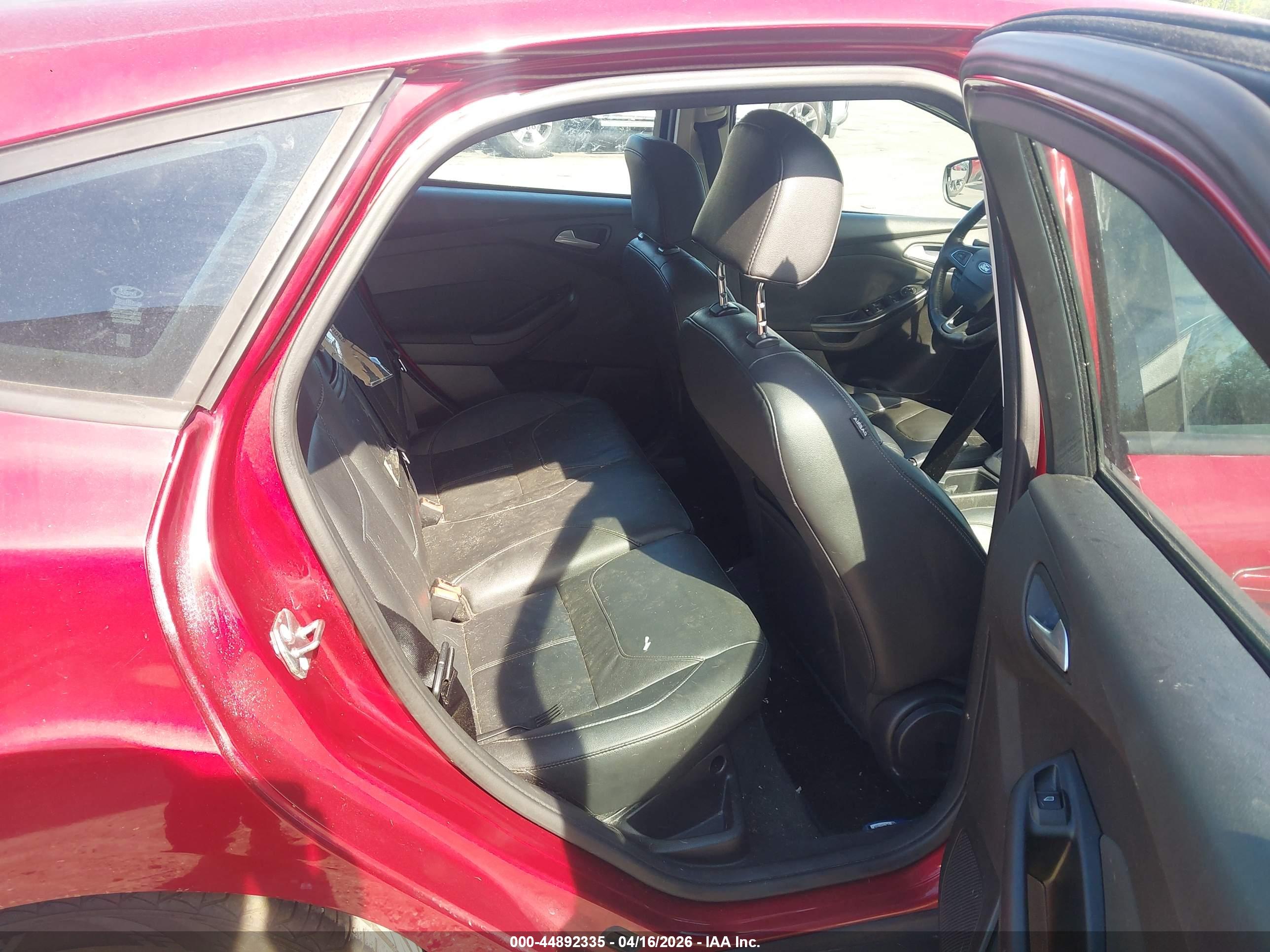 FORD FOCUS image 8