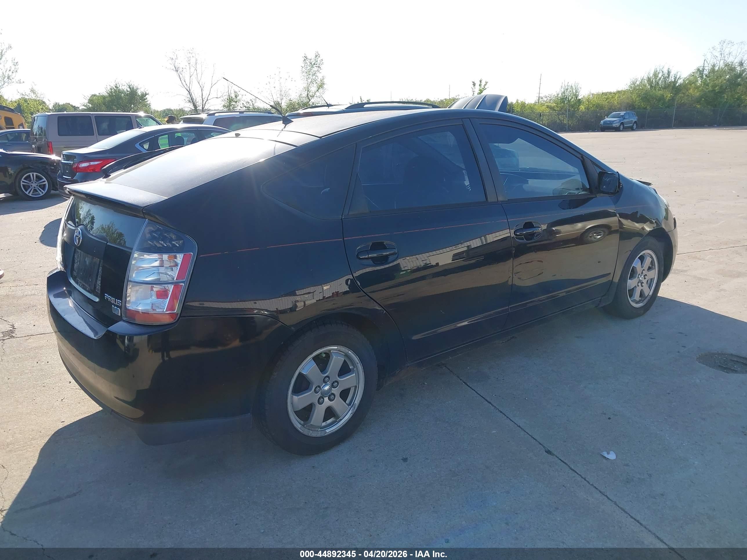 TOYOTA PRIUS image 4