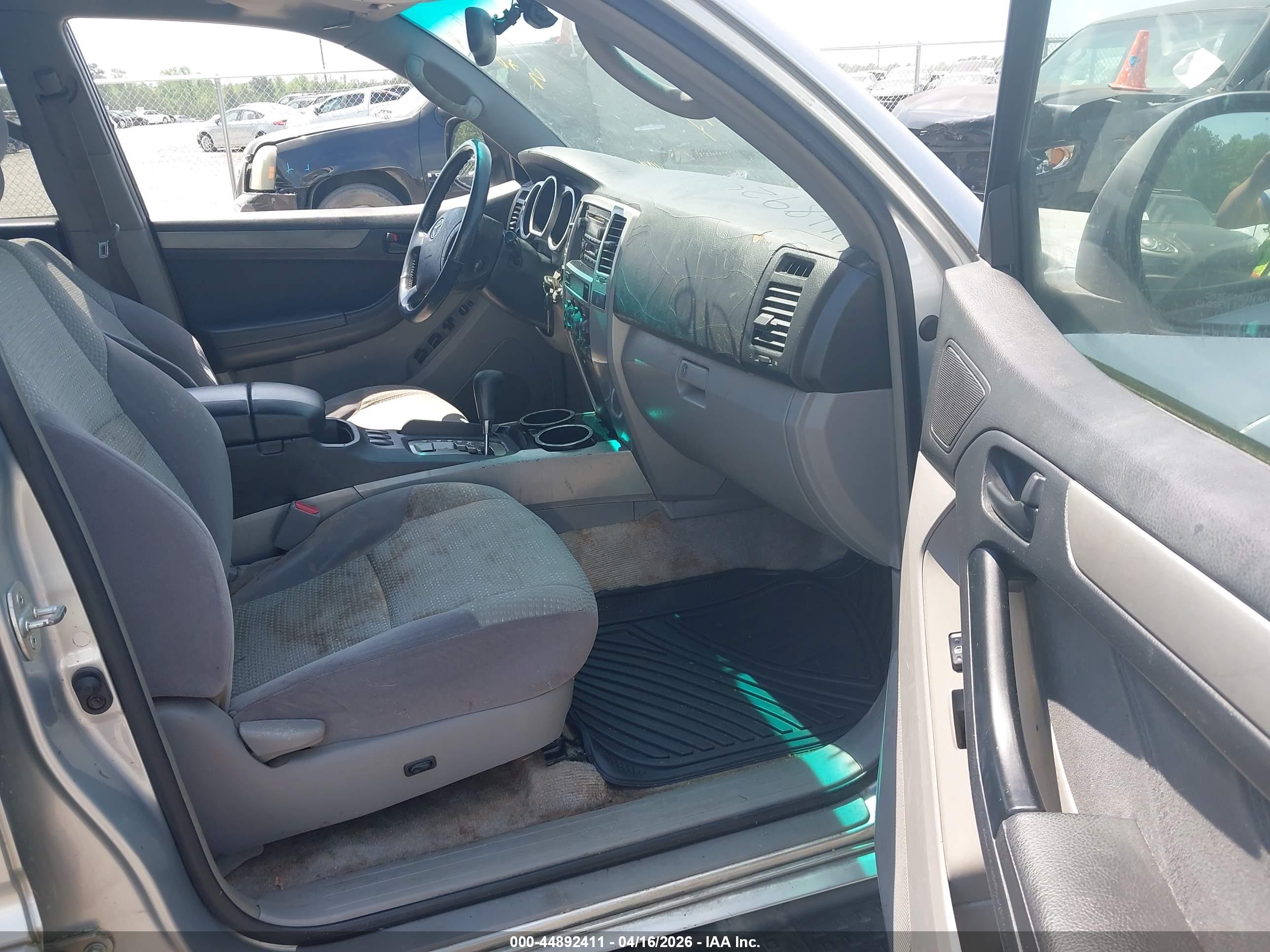 TOYOTA 4RUNNER image 5