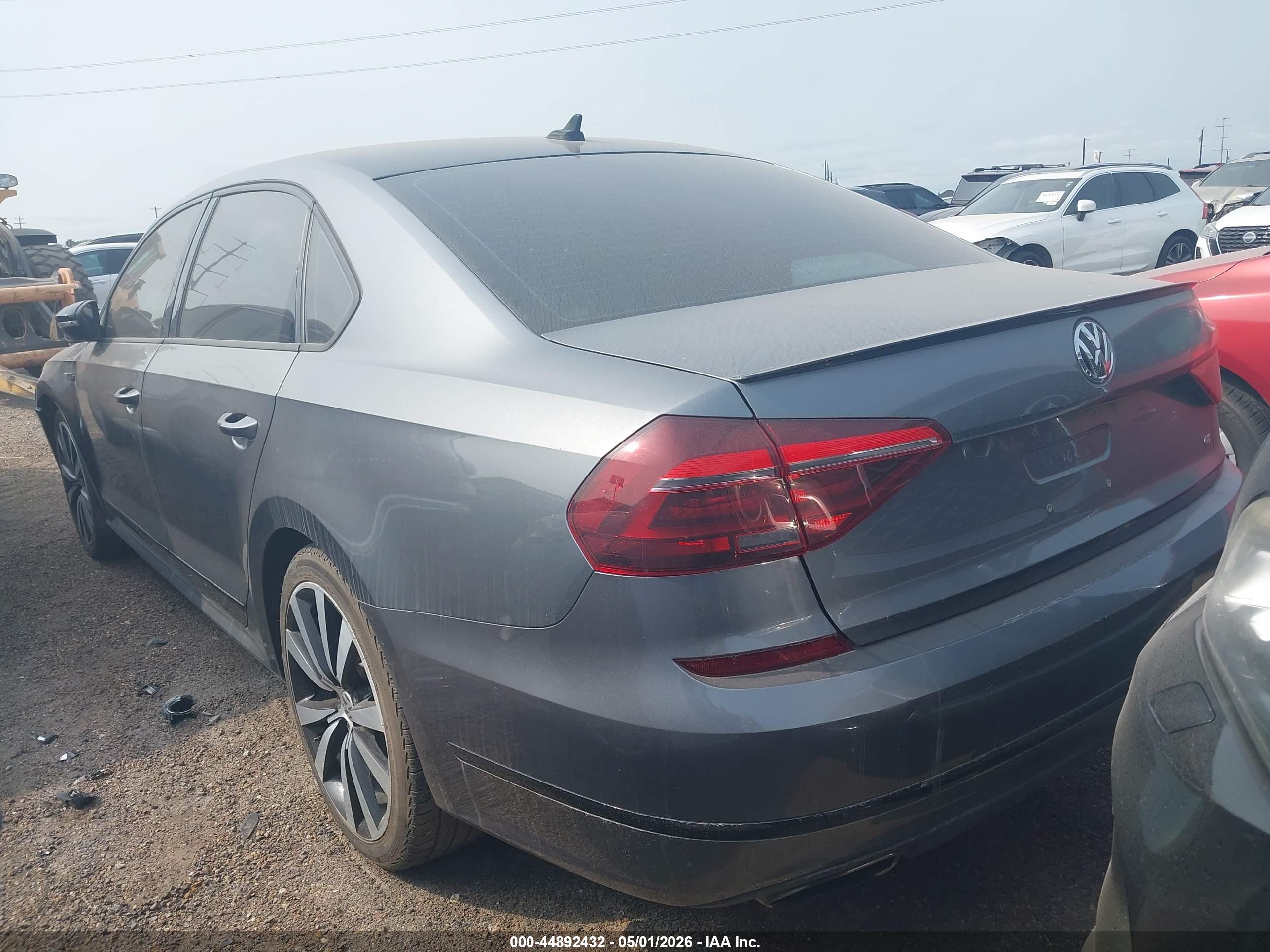 VOLKSWAGEN PASSAT image 3