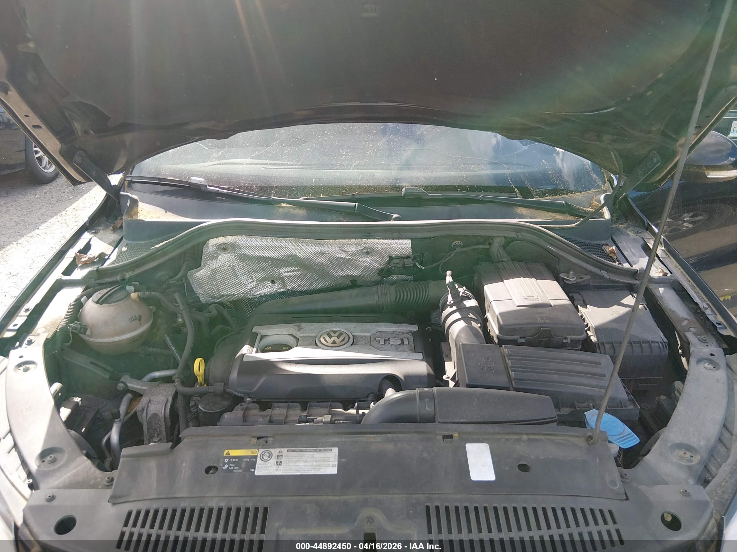 VOLKSWAGEN TIGUAN image 10