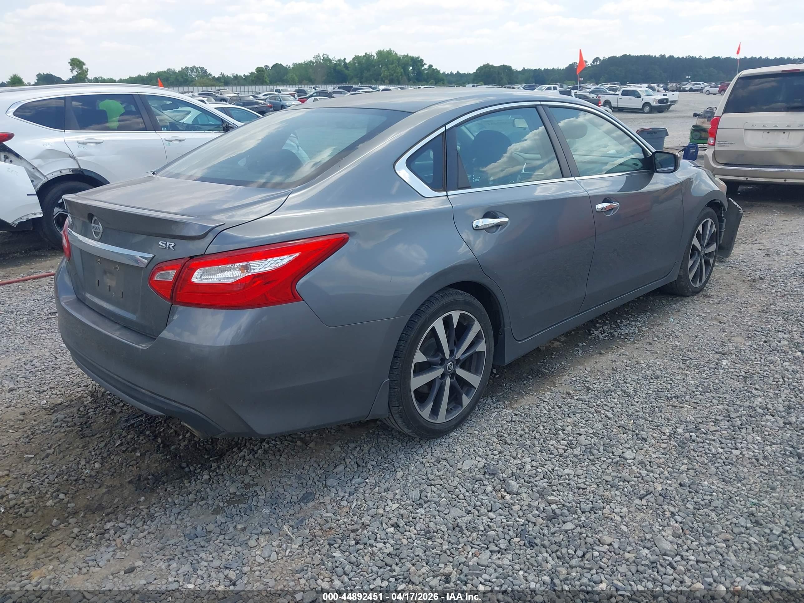 NISSAN ALTIMA image 4